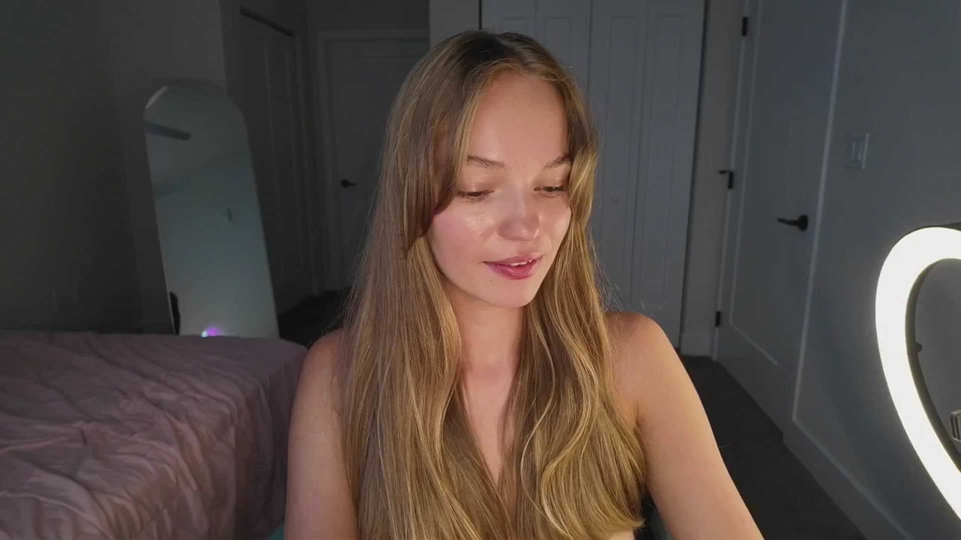 Gallery image thumbnail from MissAlexQuinn's myfreecams stream on, 08/27/2025, 23:48 image 17 of 20