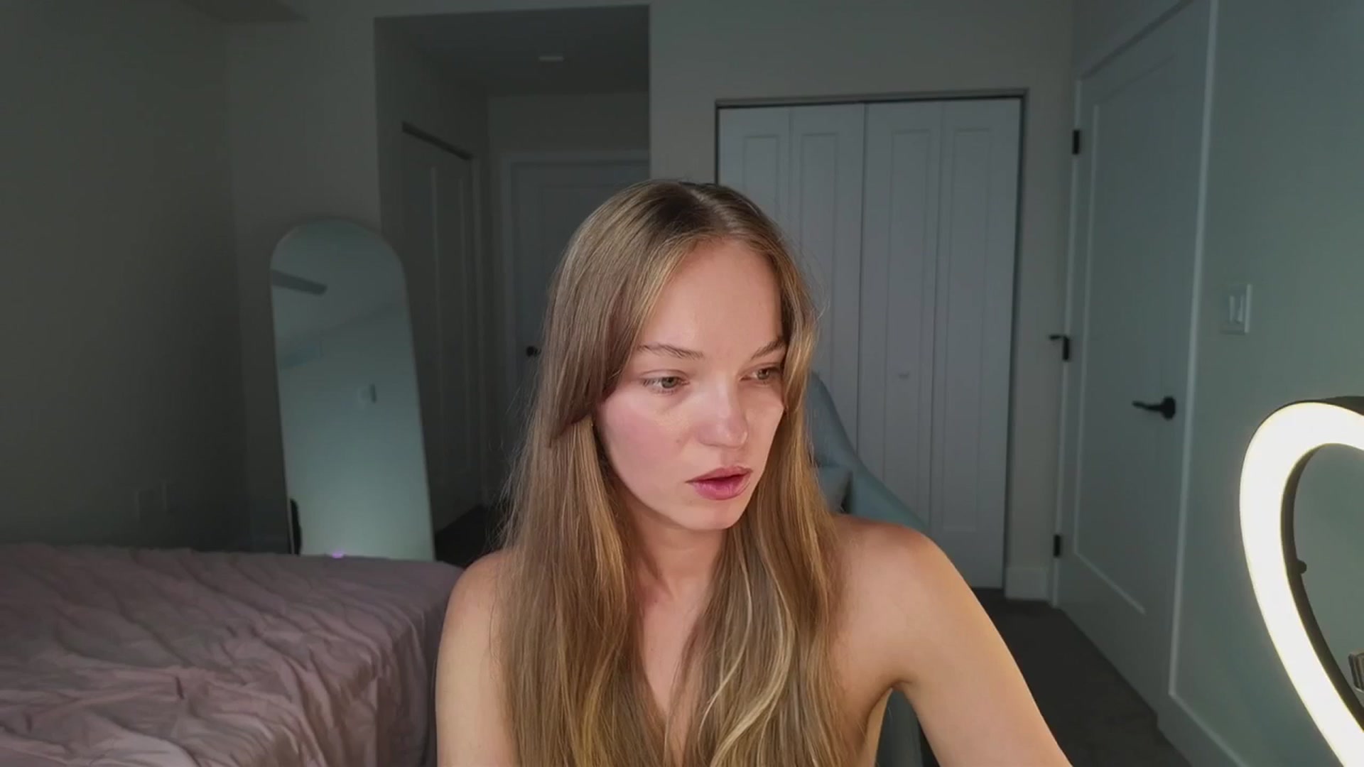 Gallery image thumbnail from MissAlexQuinn's myfreecams stream on, 08/27/2025, 23:48 image 14 of 20
