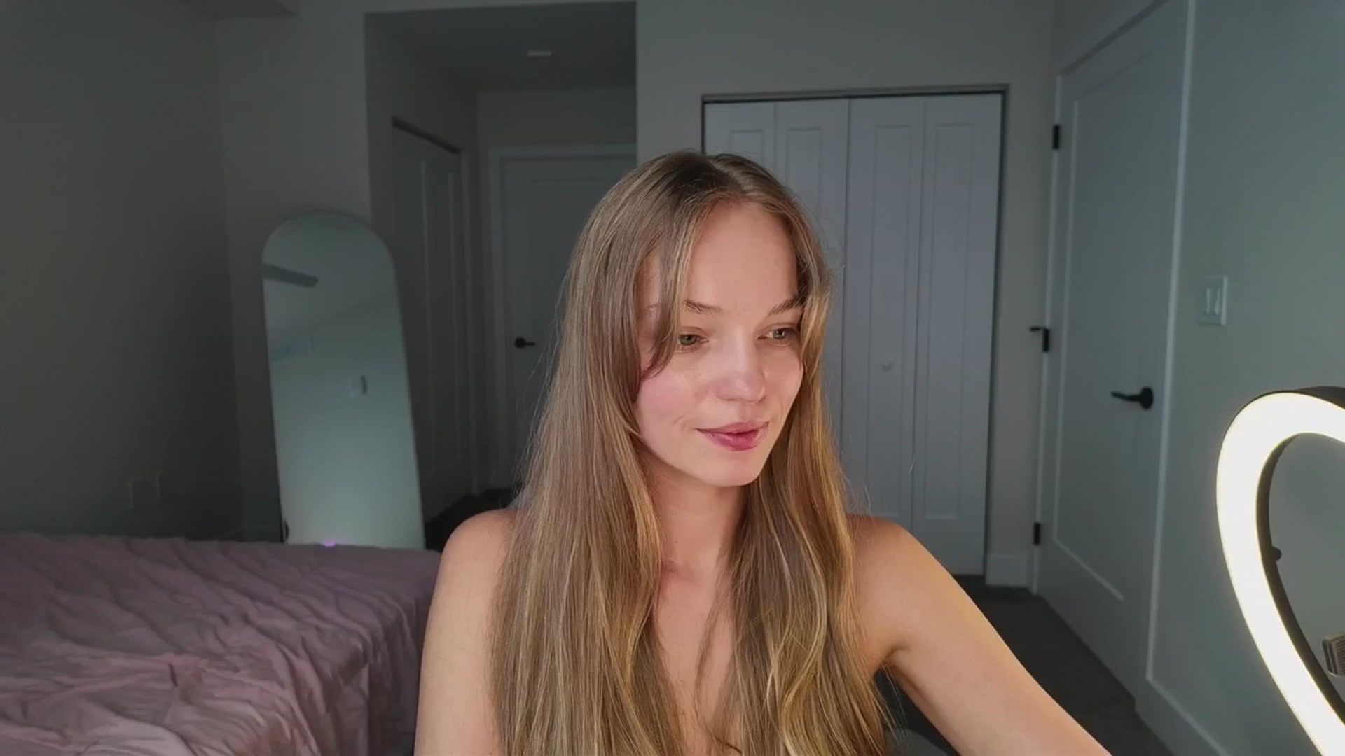 Gallery image thumbnail from MissAlexQuinn's myfreecams stream on, 08/27/2025, 23:48 image 13 of 20