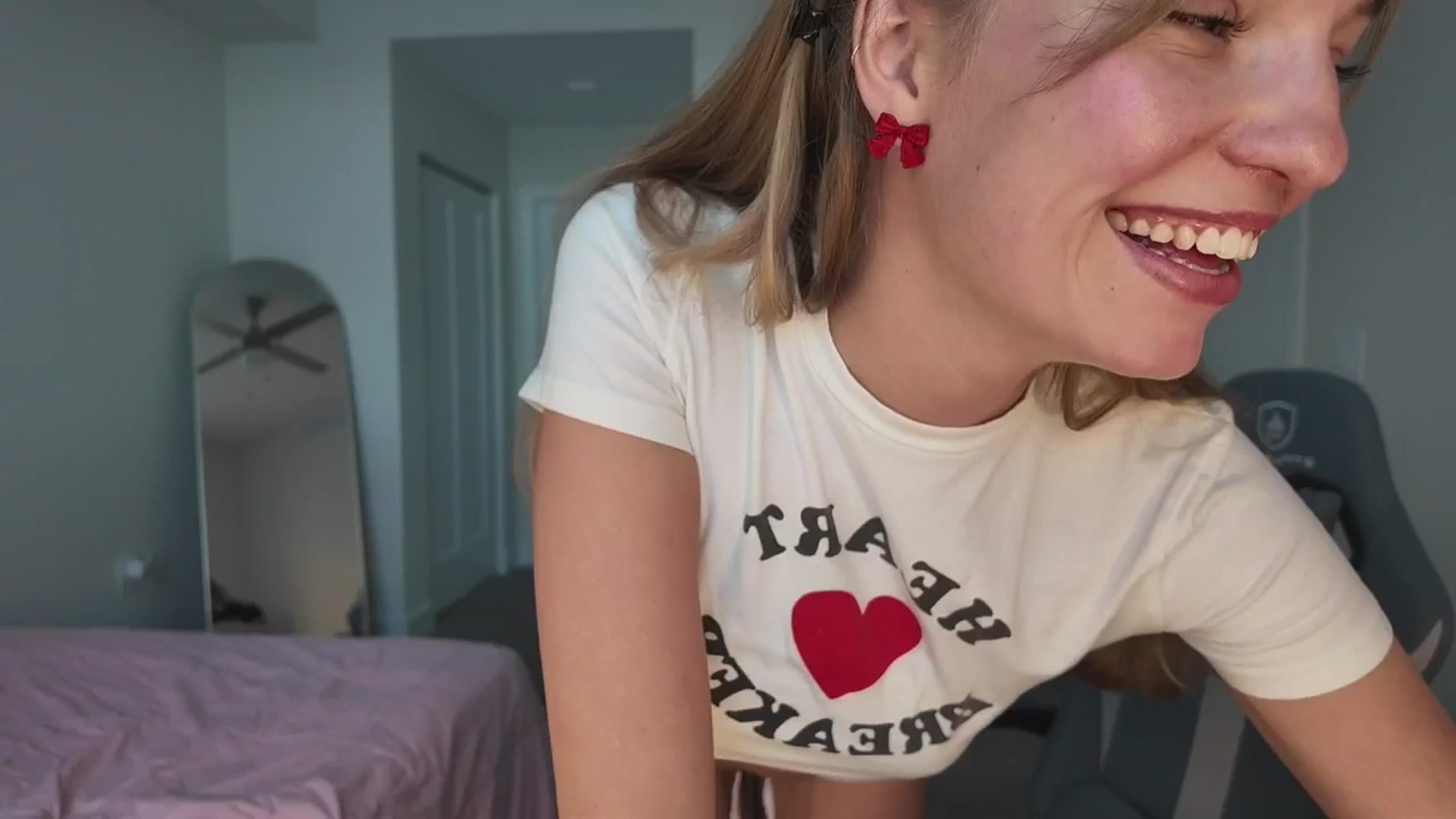 Gallery image thumbnail from MissAlexQuinn's myfreecams stream on, 09/11/2025, 21:36 image 9 of 20