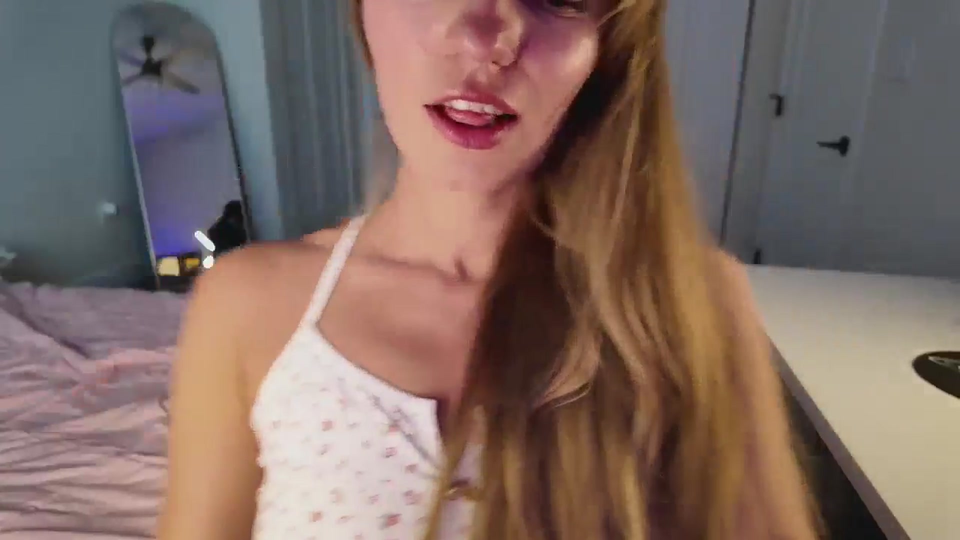 Gallery image thumbnail from MissAlexQuinn's myfreecams stream on, 09/25/2025, 21:24 image 20 of 20