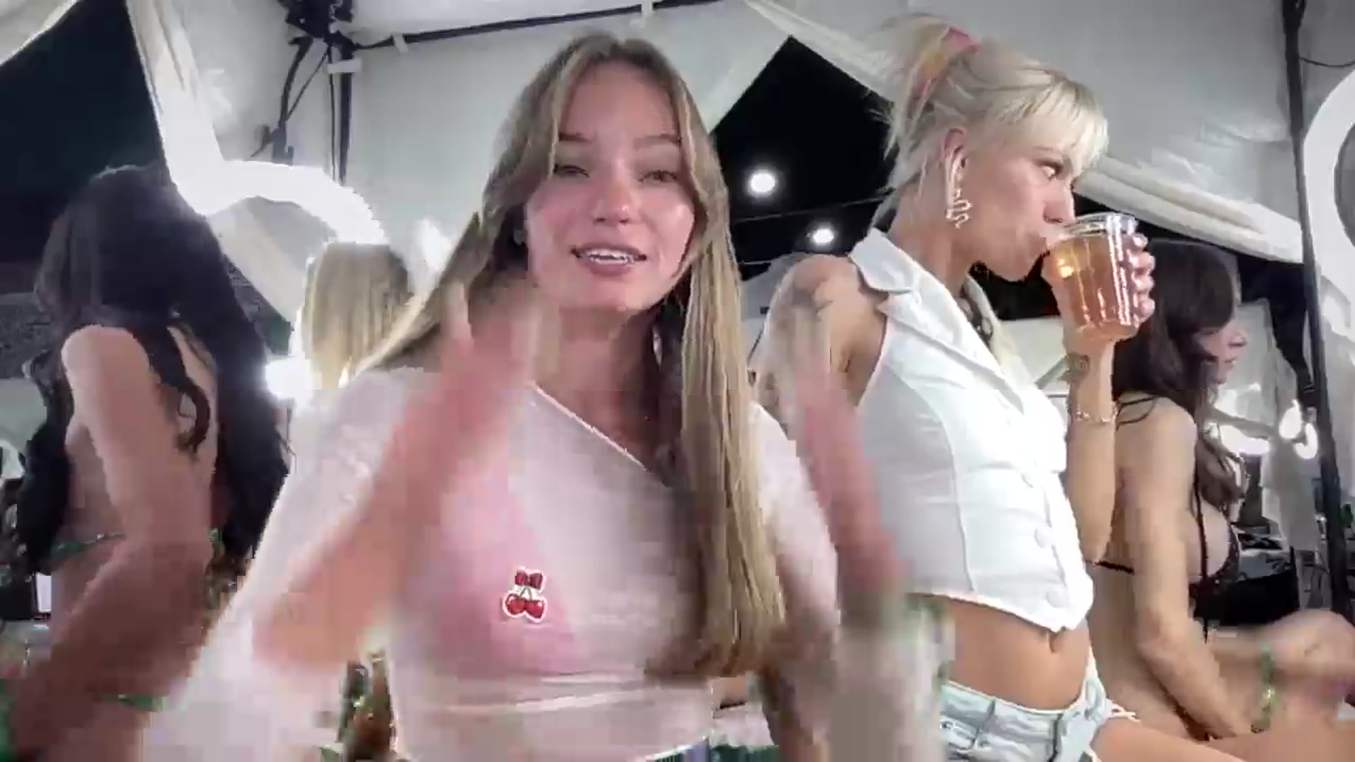 Gallery image thumbnail from MissAlexQuinn's myfreecams stream on, 10/07/2025, 04:52 image 10 of 20