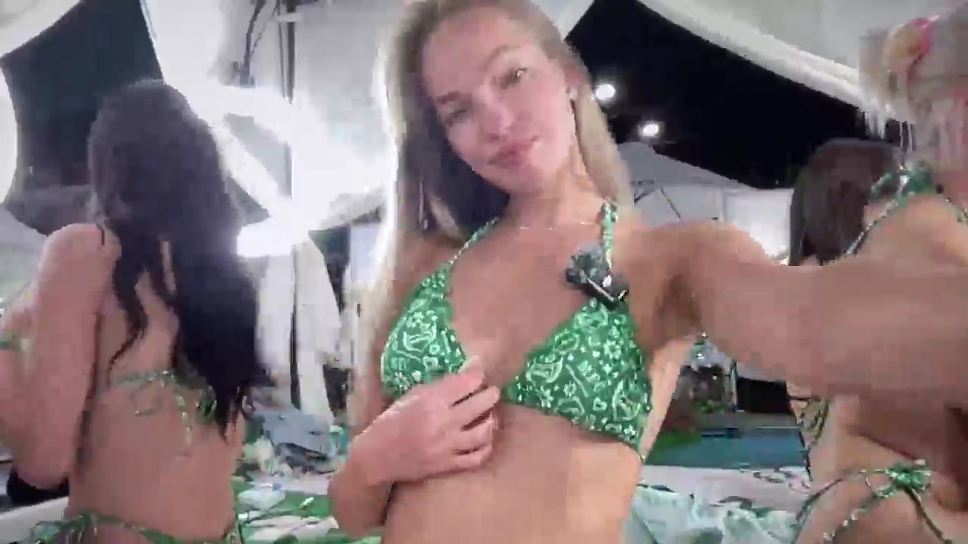 Gallery image thumbnail from MissAlexQuinn's myfreecams stream on, 10/07/2025, 06:32 image 12 of 20