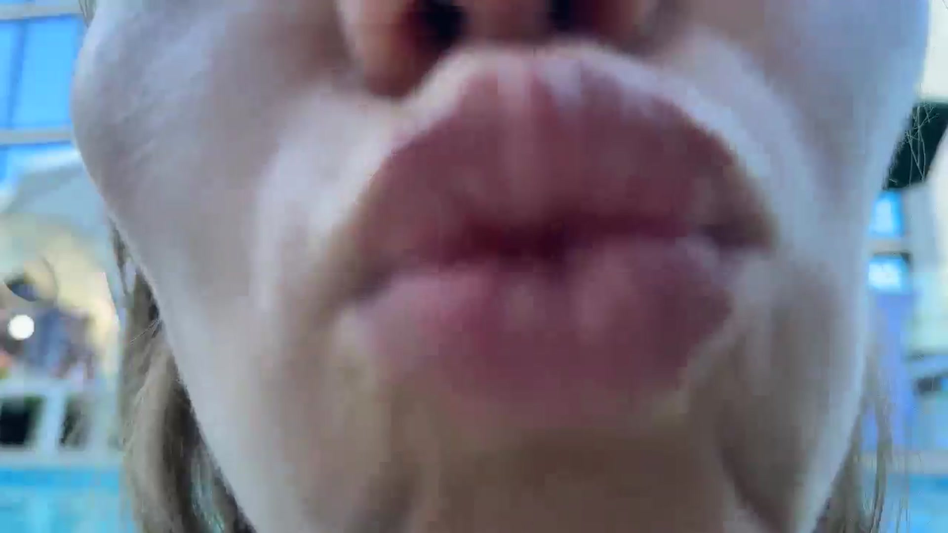 Gallery image thumbnail from MissAlexQuinn's myfreecams stream on, 10/08/2025, 24:17 image 9 of 20