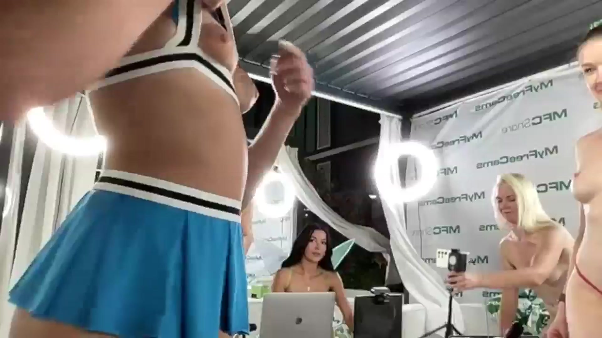 Gallery image thumbnail from MissAlexQuinn's myfreecams stream on, 10/09/2025, 02:59 image 16 of 20