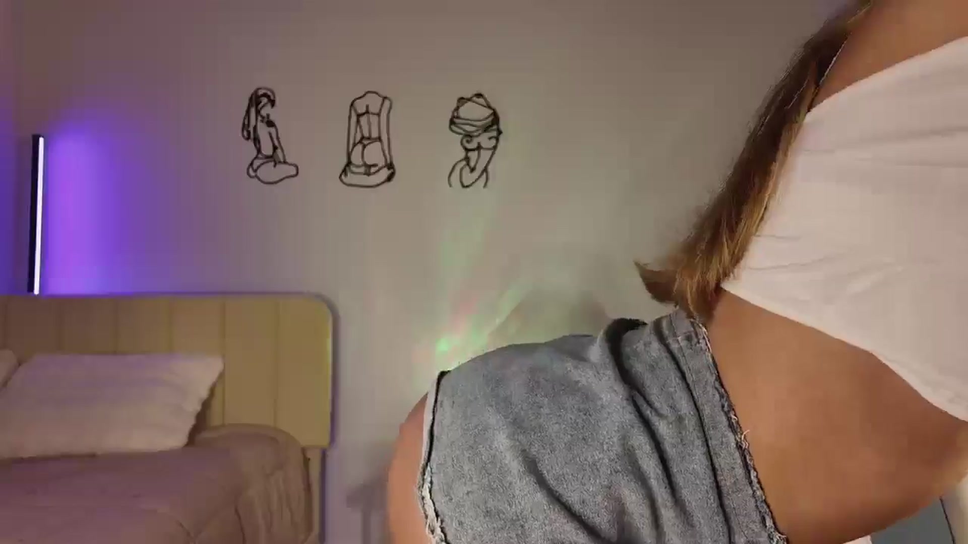 Gallery image thumbnail from MissAlexQuinn's myfreecams stream on, 10/26/2025, 02:37 image 13 of 20