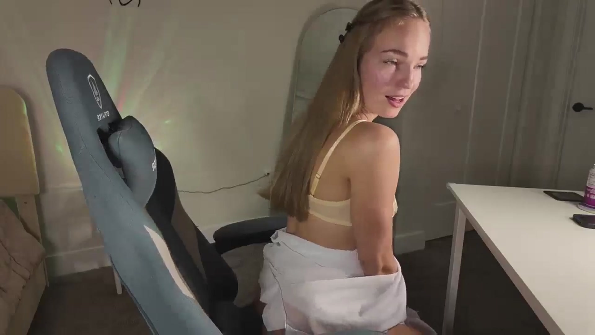 Gallery image thumbnail from MissAlexQuinn's myfreecams stream on, 11/14/2025, 24:49 image 4 of 20