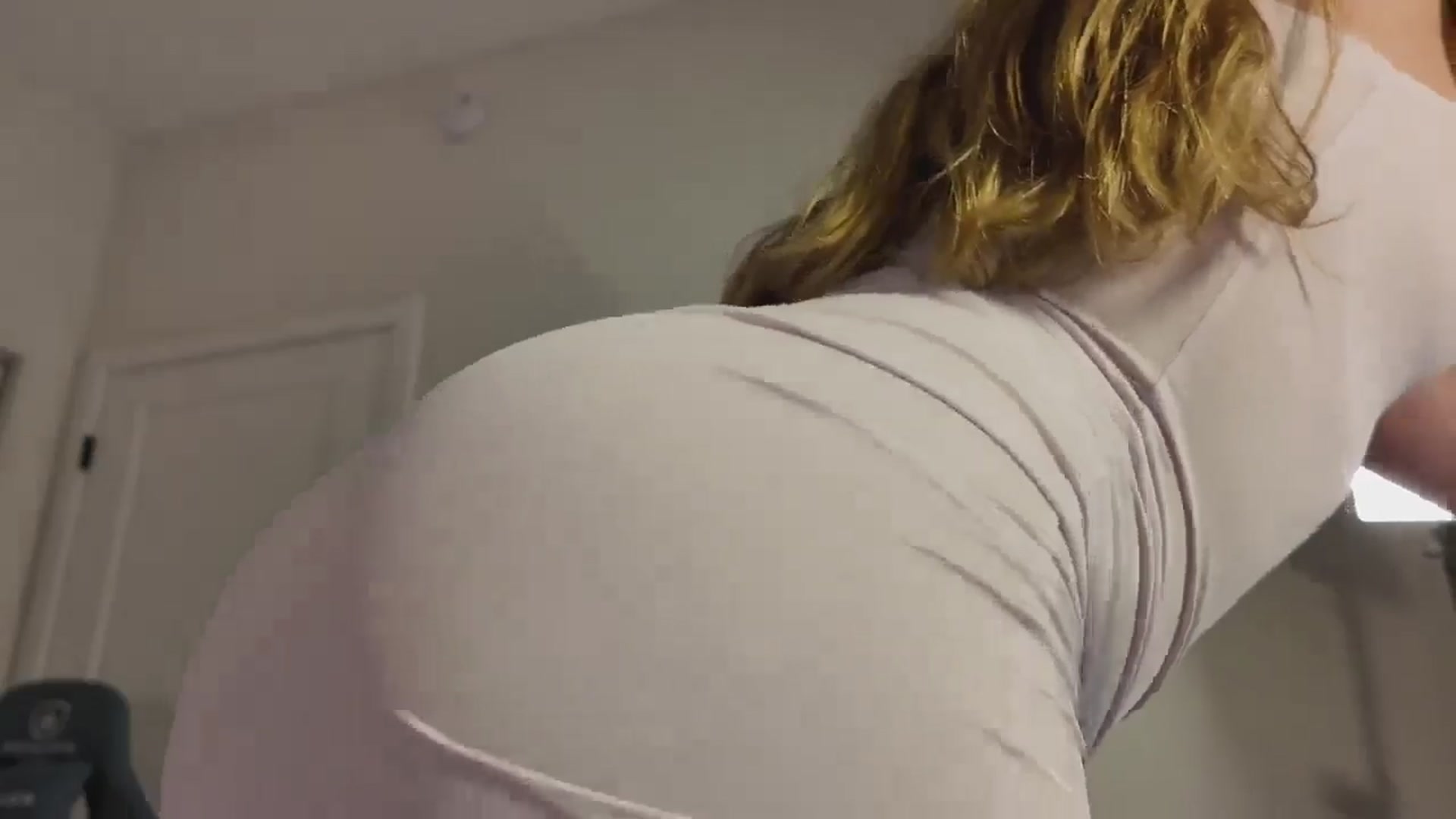 Gallery image thumbnail from MissAlexQuinn's myfreecams stream on, 01/20/2026, 23:45 image 5 of 20