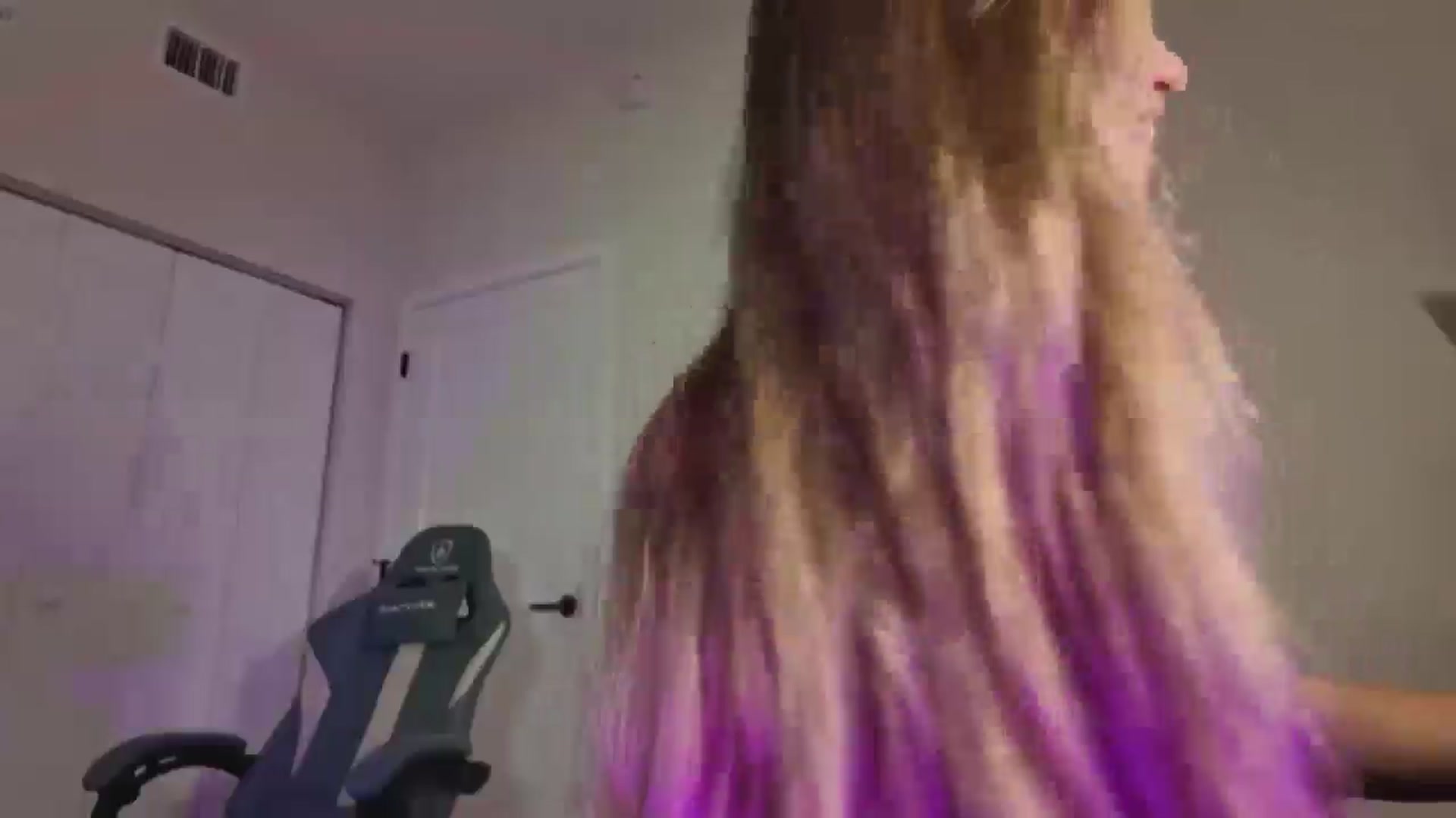 Gallery image thumbnail from MissAlexQuinn's myfreecams stream on, 02/15/2026, 24:43 image 12 of 20