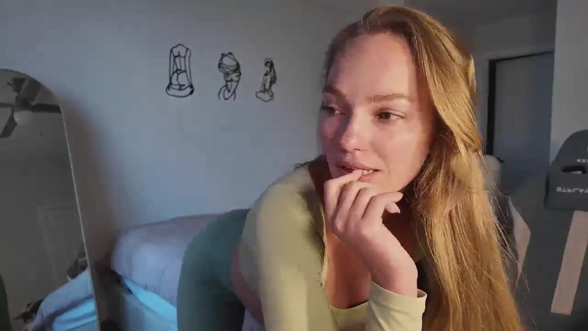 Gallery image thumbnail from MissAlexQuinn's myfreecams stream on, 04/06/2026, 23:49 image 3 of 20