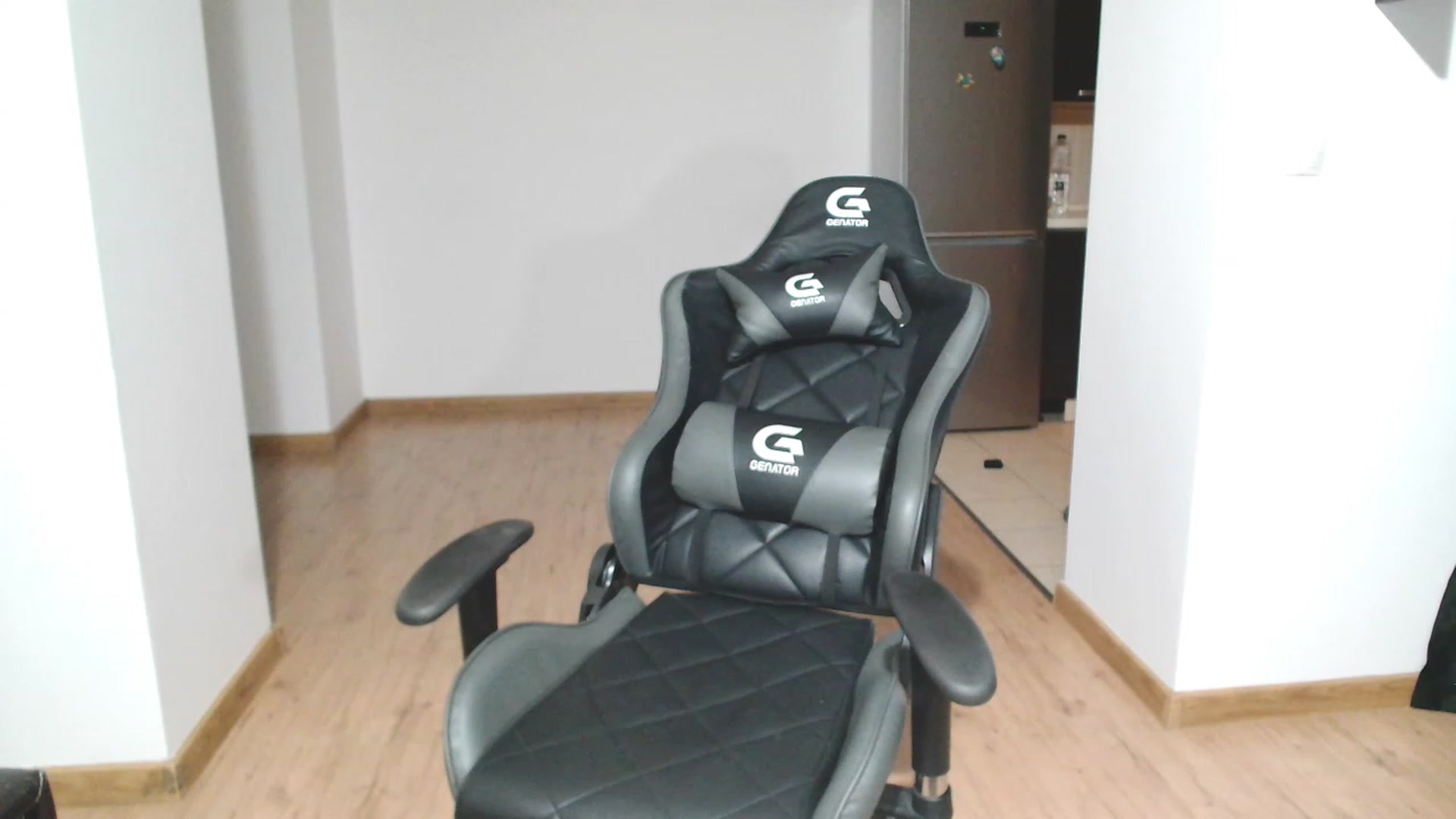 Gallery image thumbnail from MissAlice132's myfreecams stream on, 04/16/2023, 23:48 image 12 of 20