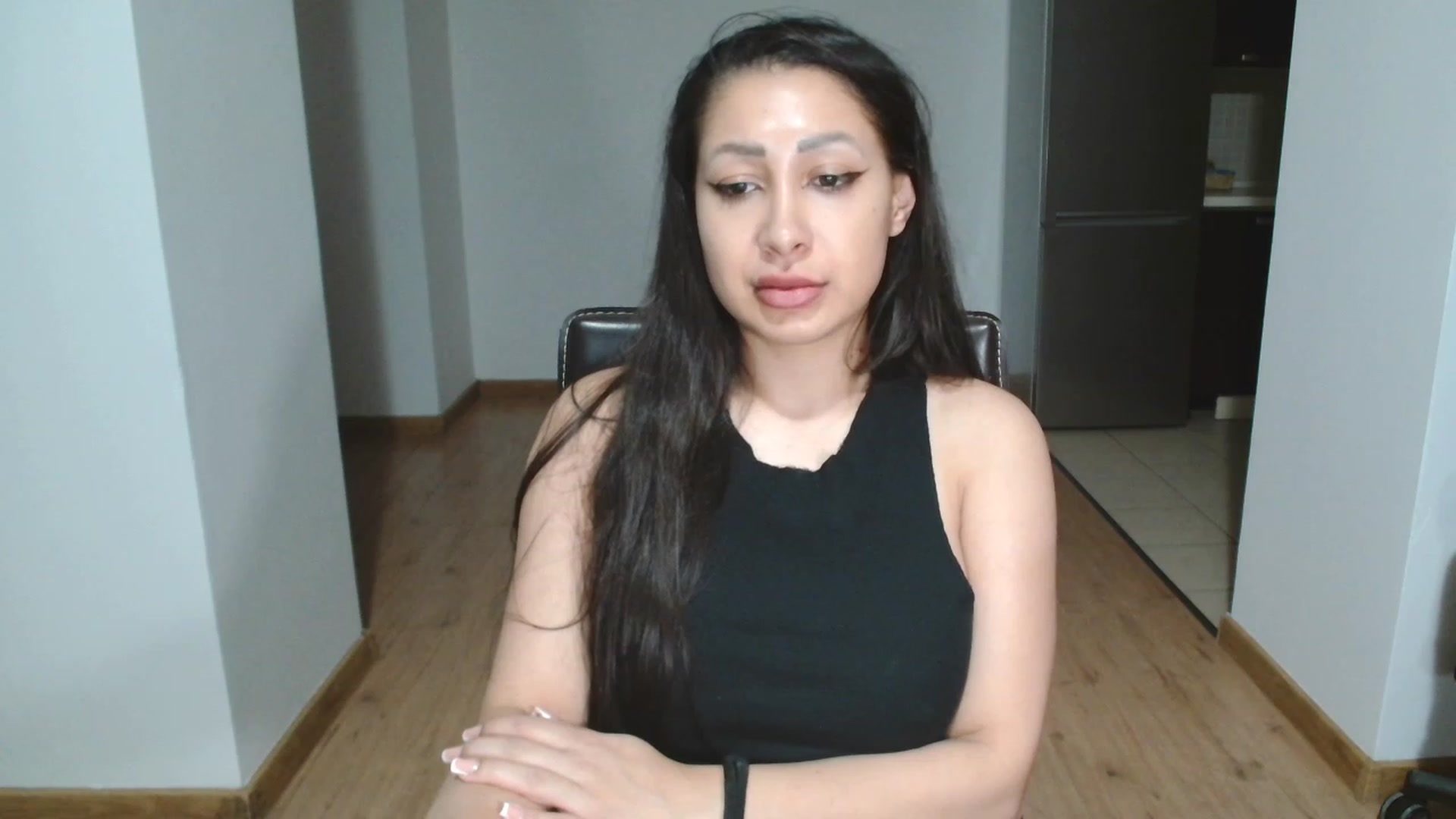 Gallery image thumbnail from MissAlice132's myfreecams stream on, 06/12/2023, 23:31 image 5 of 20