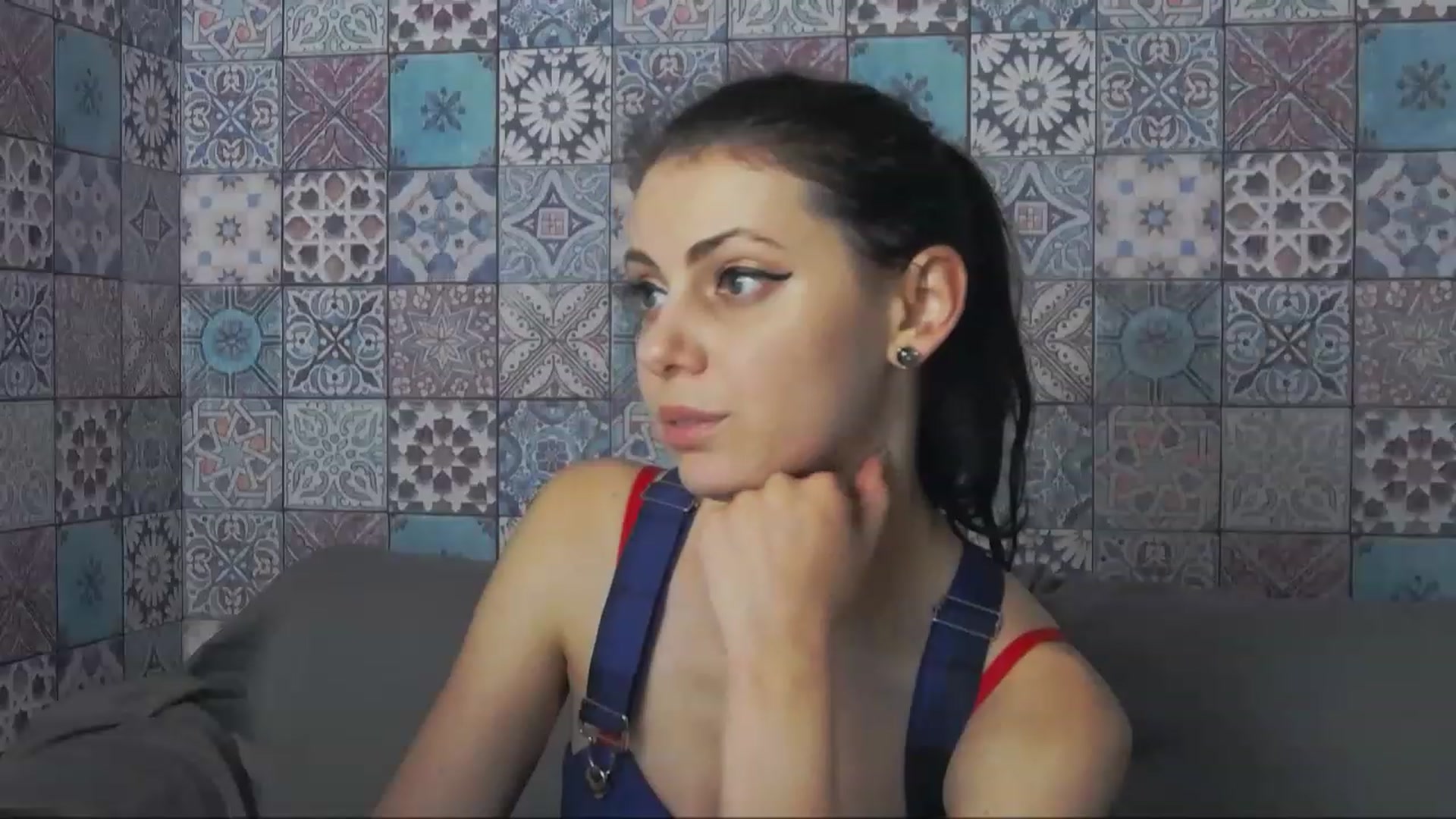 Gallery image thumbnail from MissAracely's myfreecams stream on, 12/07/2022, 16:38 image 15 of 20