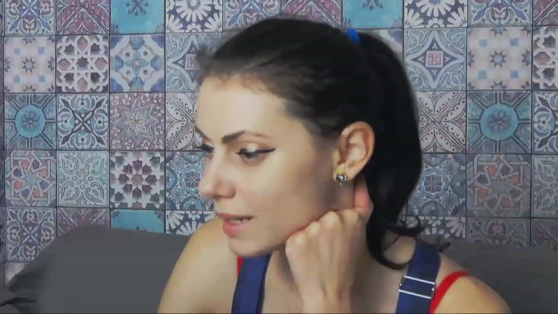 Gallery image thumbnail from MissAracely's myfreecams stream on, 12/07/2022, 16:38 image 13 of 20