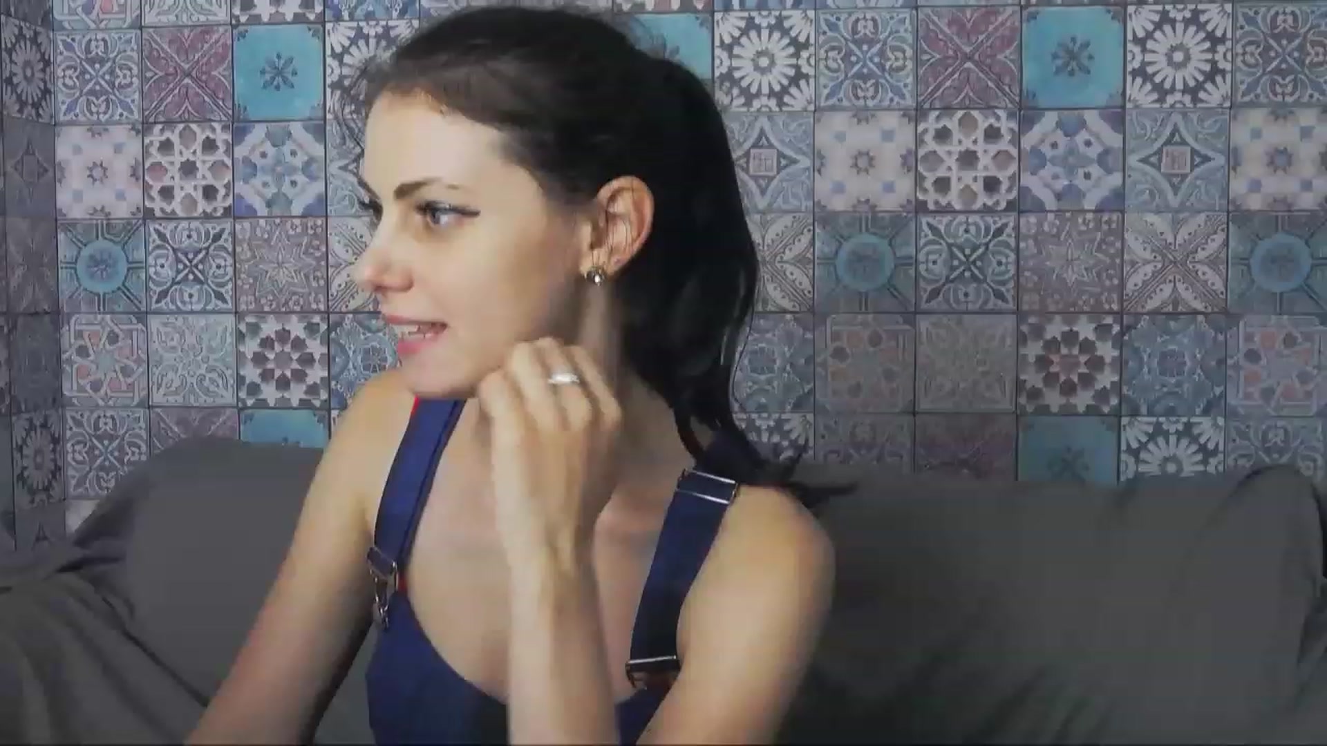 Gallery image thumbnail from MissAracely's myfreecams stream on, 12/07/2022, 22:03 image 3 of 20