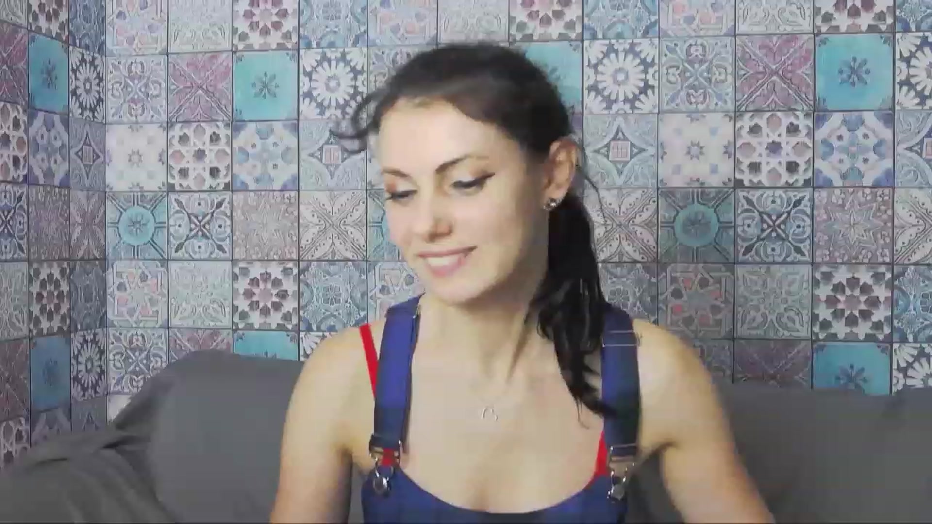 Gallery image thumbnail from MissAracely's myfreecams stream on, 12/07/2022, 22:03 image 15 of 20