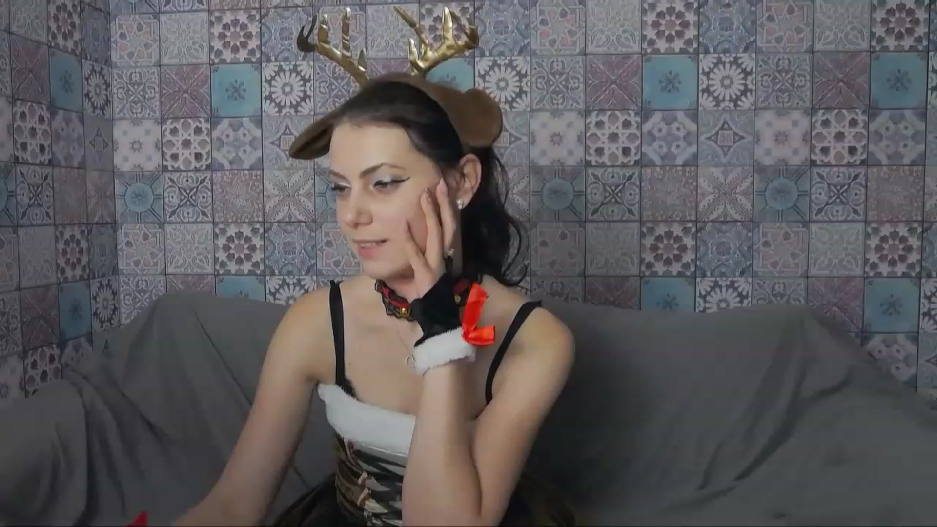 Gallery image thumbnail from MissAracely's myfreecams stream on, 12/10/2022, 21:22 image 15 of 20