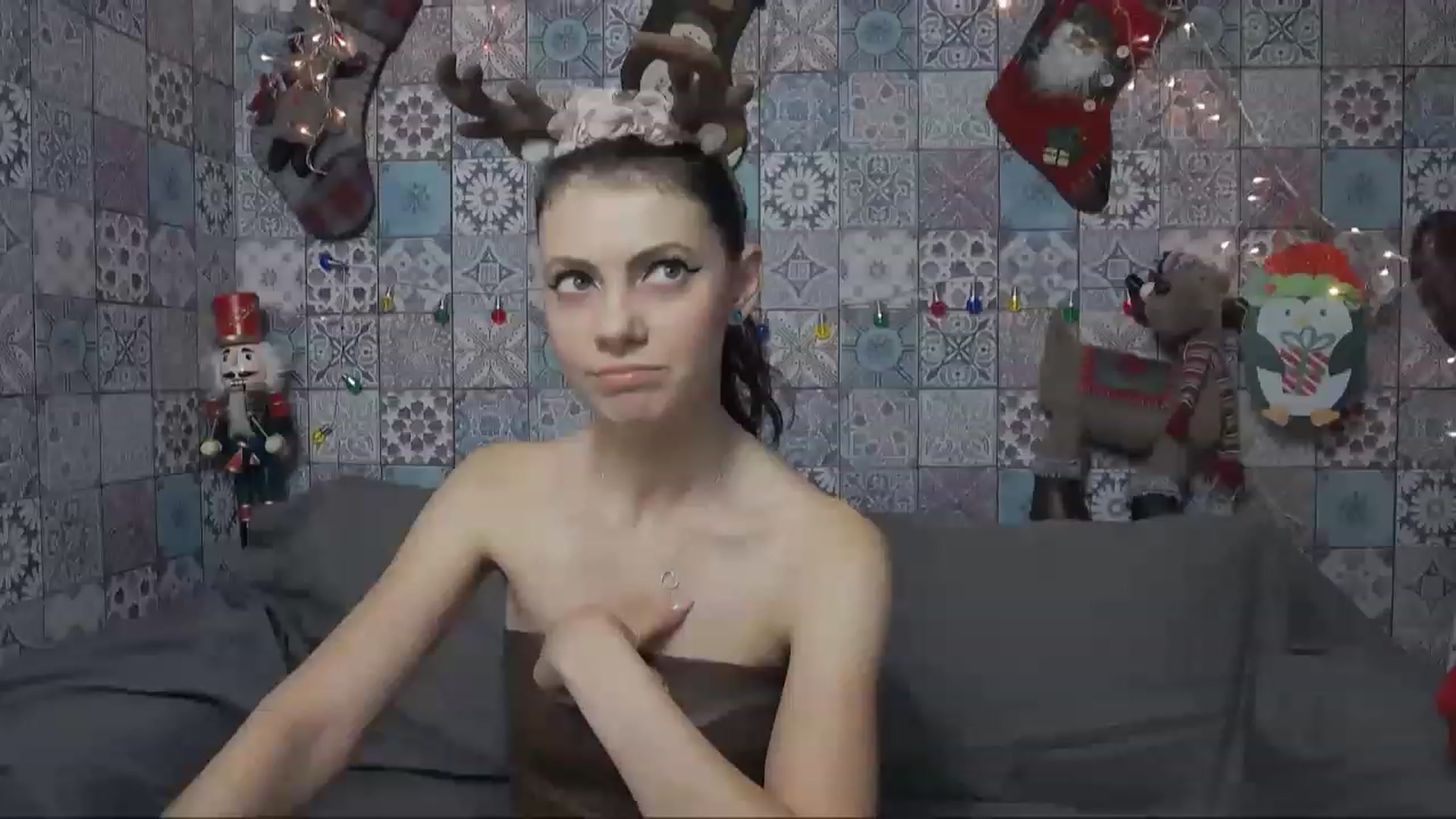 Gallery image thumbnail from MissAracely's myfreecams stream on, 12/16/2022, 16:05 image 2 of 20