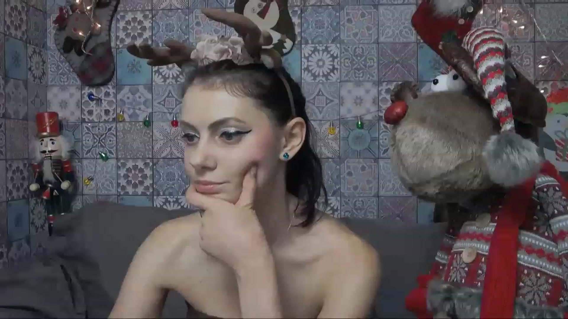 Gallery image thumbnail from MissAracely's myfreecams stream on, 12/16/2022, 16:05 image 17 of 20