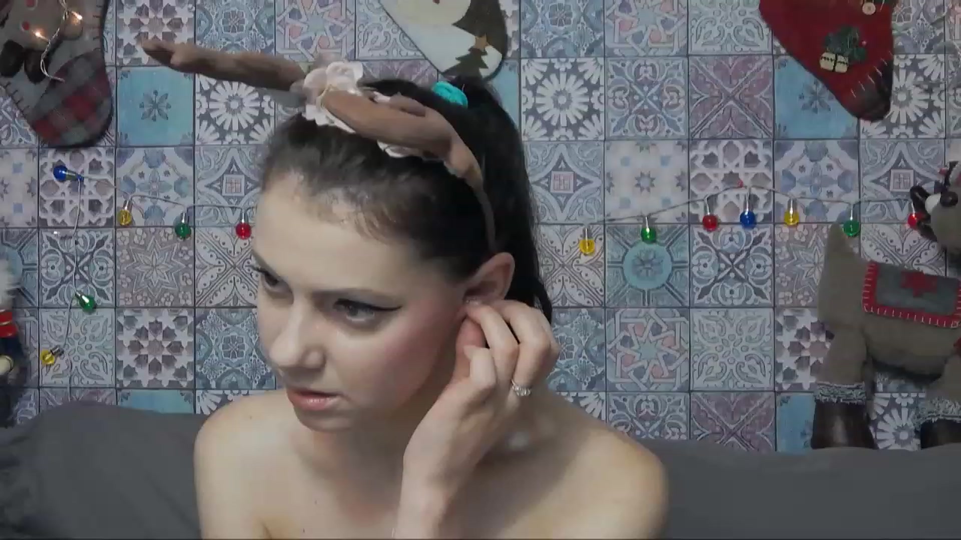 Gallery image thumbnail from MissAracely's myfreecams stream on, 12/16/2022, 16:05 image 5 of 20