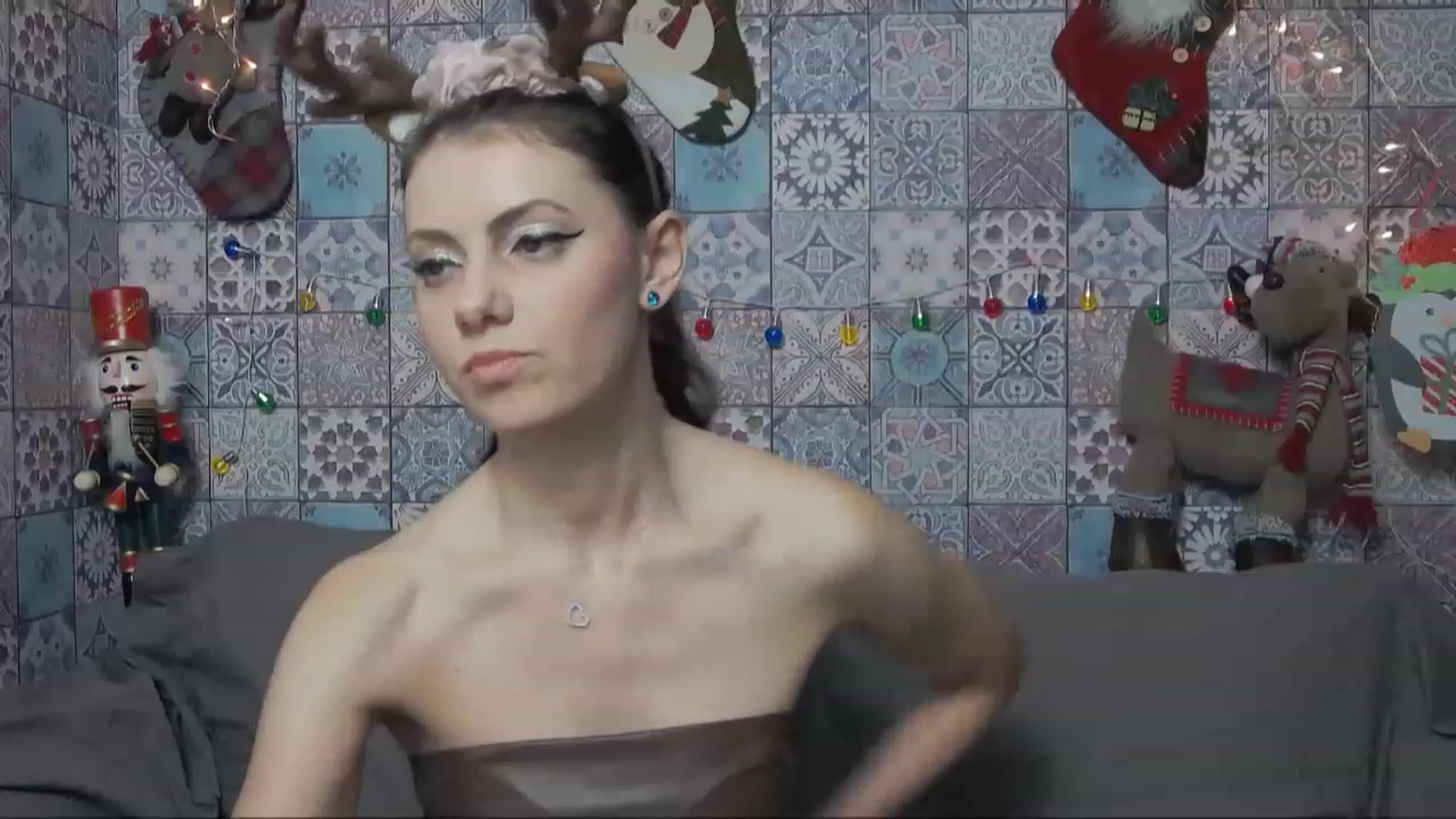 Gallery image thumbnail from MissAracely's myfreecams stream on, 12/16/2022, 16:05 image 11 of 20