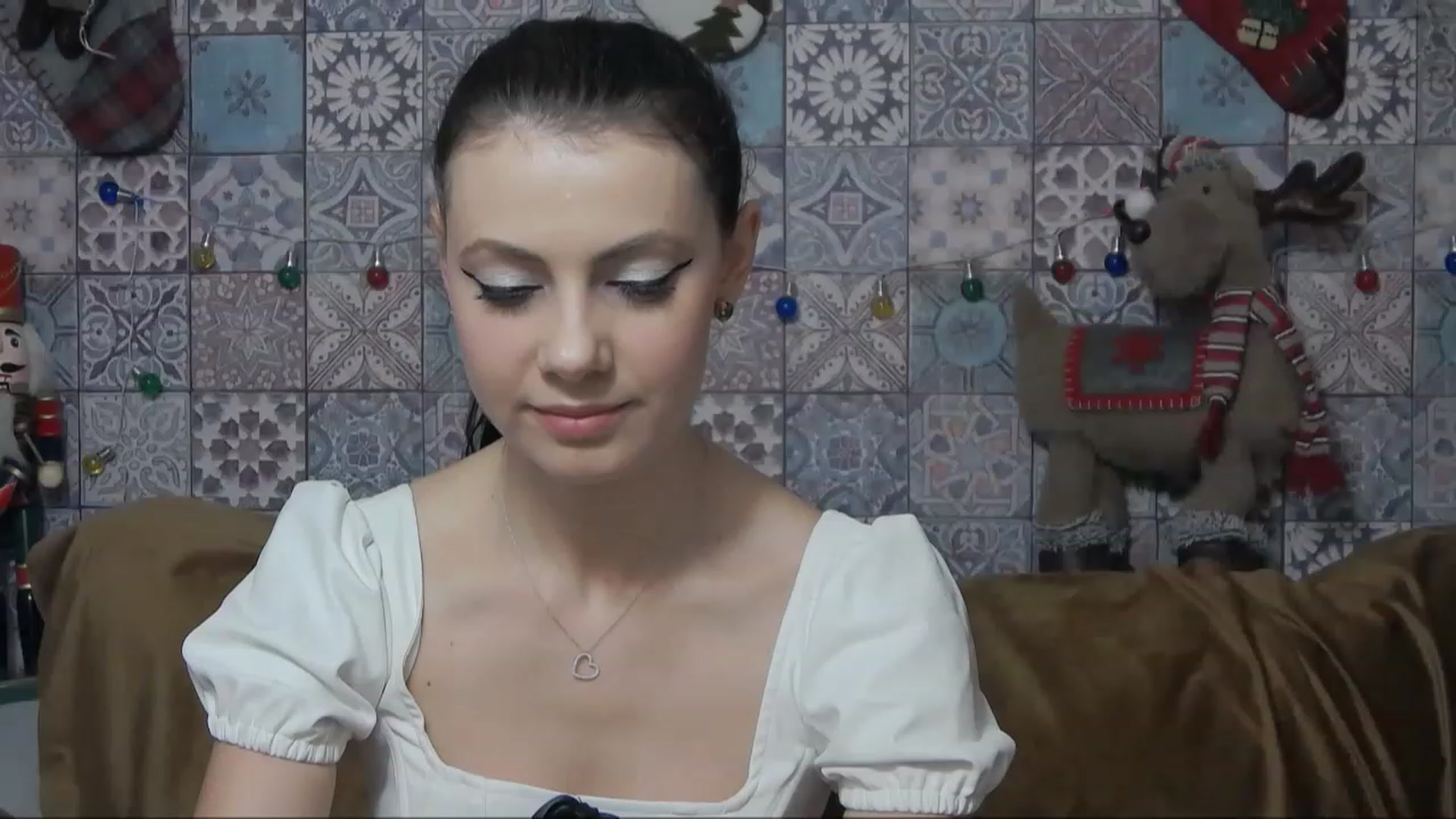 Gallery image thumbnail from MissAracely's myfreecams stream on, 12/18/2022, 18:48 image 3 of 20