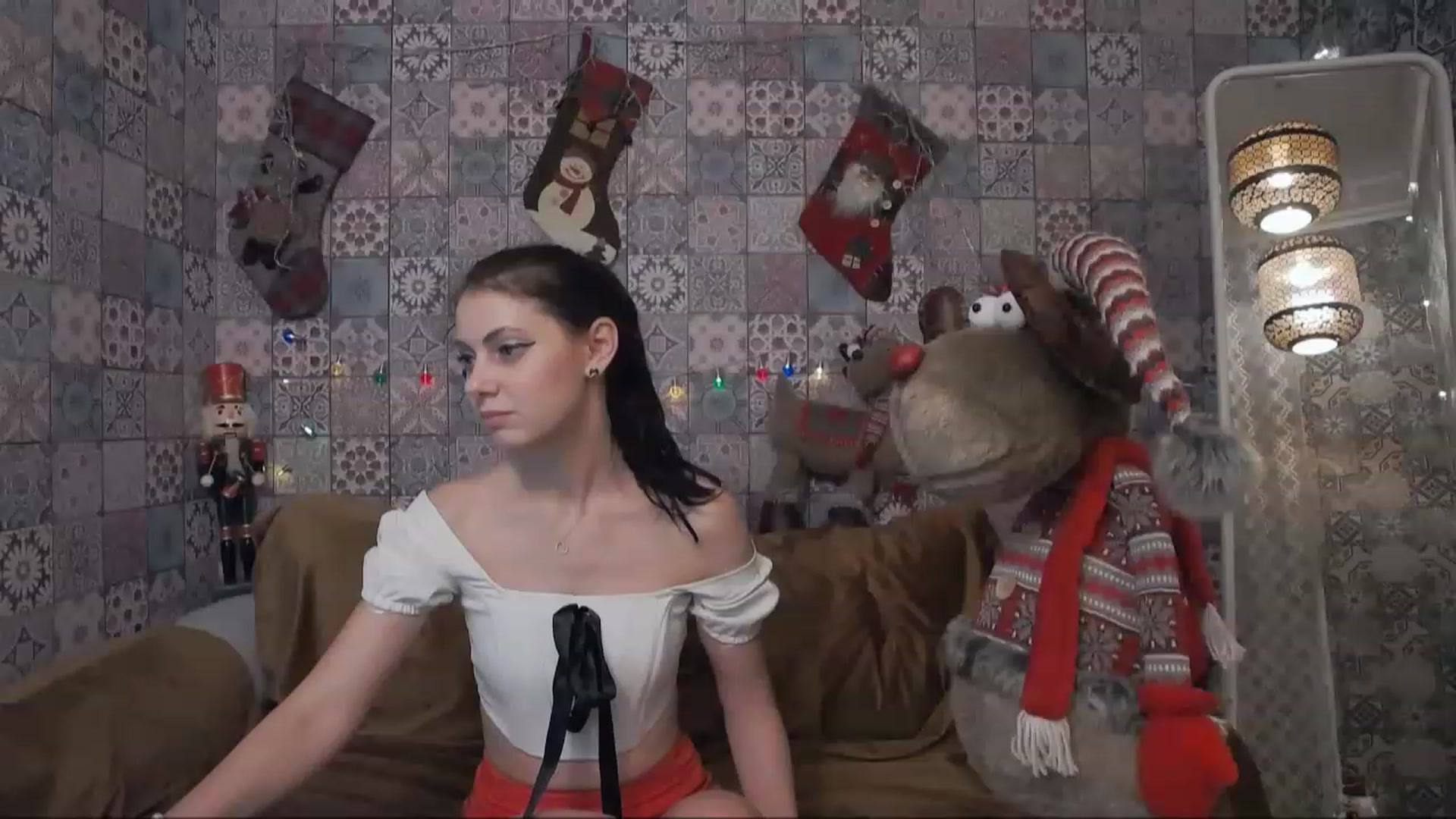 Gallery image thumbnail from MissAracely's myfreecams stream on, 12/19/2022, 24:03 image 10 of 20