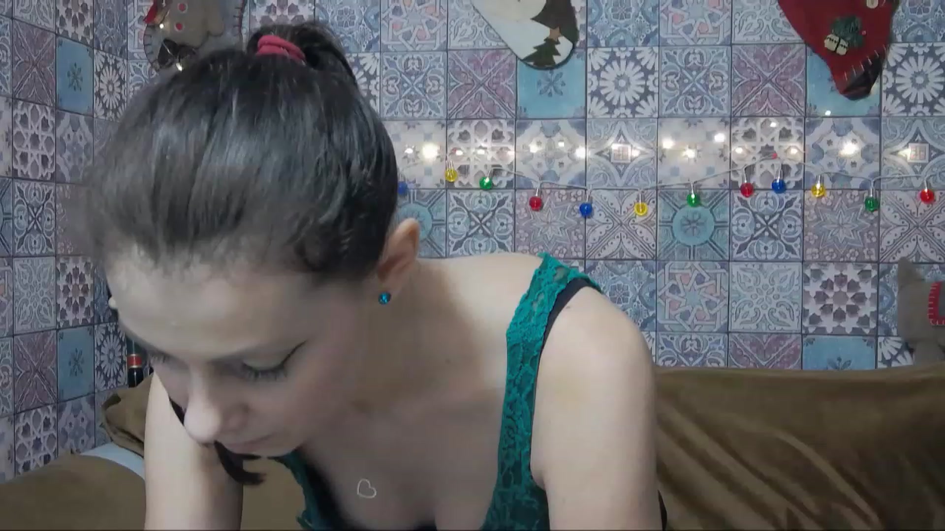 Gallery image thumbnail from MissAracely's myfreecams stream on, 12/19/2022, 17:30 image 6 of 20
