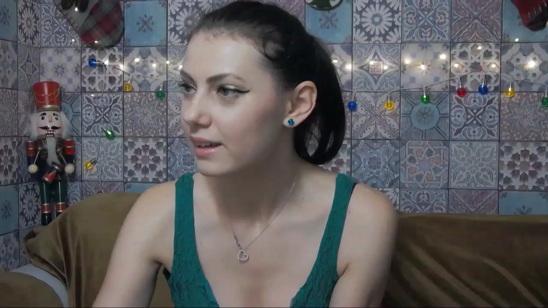 Gallery image thumbnail from MissAracely's myfreecams stream on, 12/19/2022, 17:30 image 2 of 20