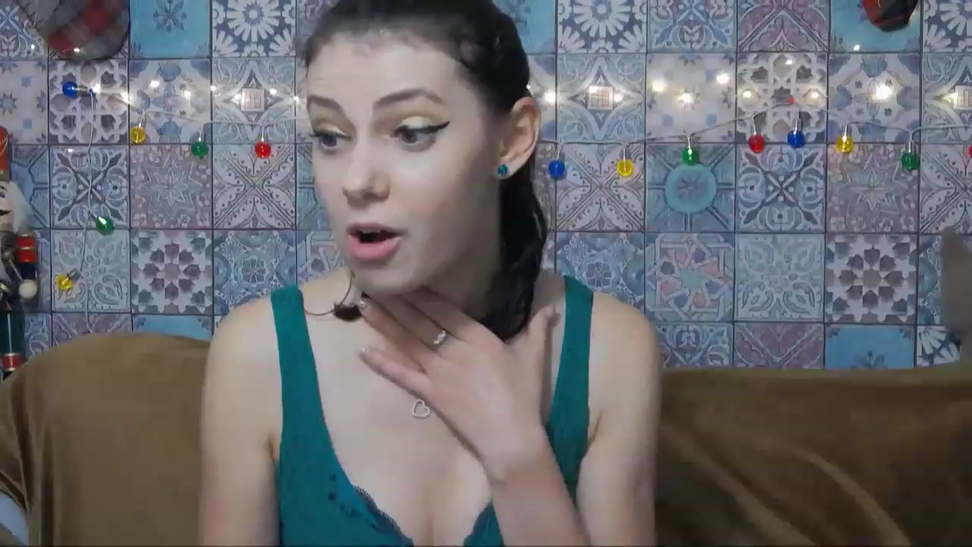 Gallery image thumbnail from MissAracely's myfreecams stream on, 12/19/2022, 17:30 image 17 of 20
