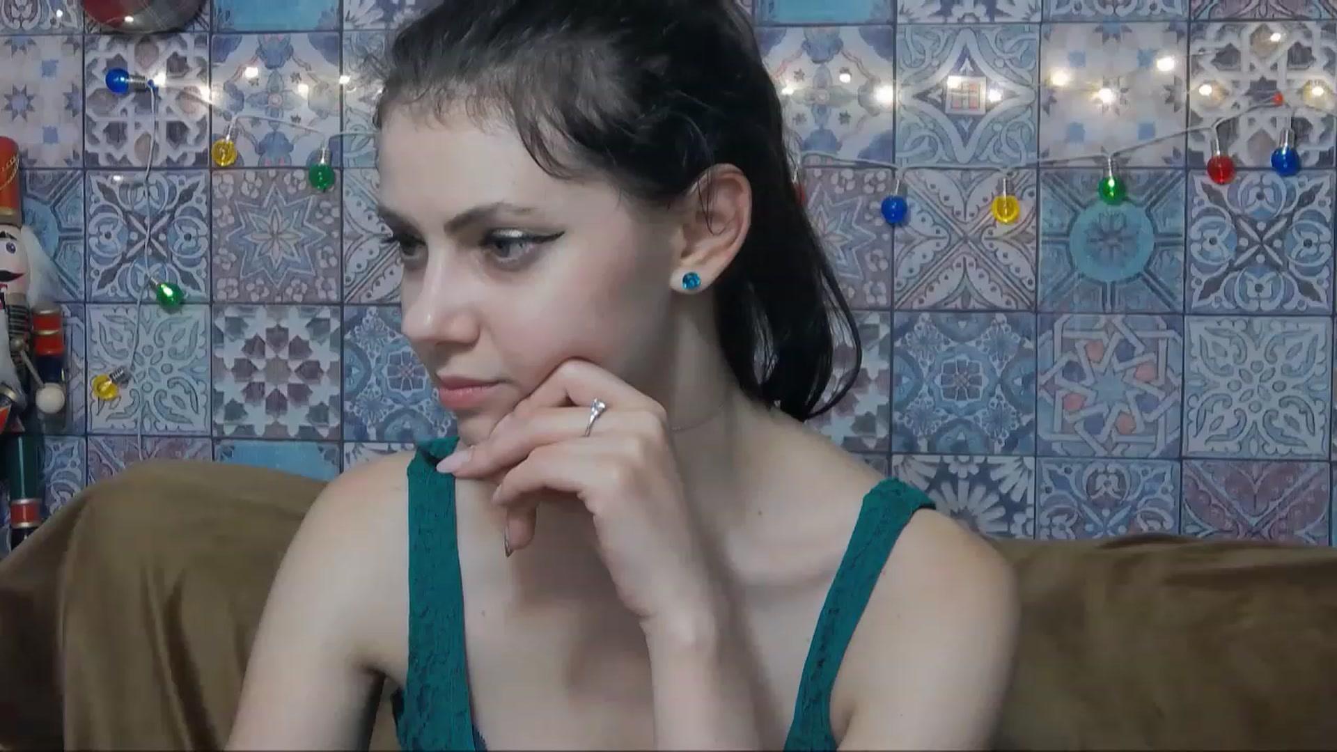 Gallery image thumbnail from MissAracely's myfreecams stream on, 12/19/2022, 22:01 image 8 of 20