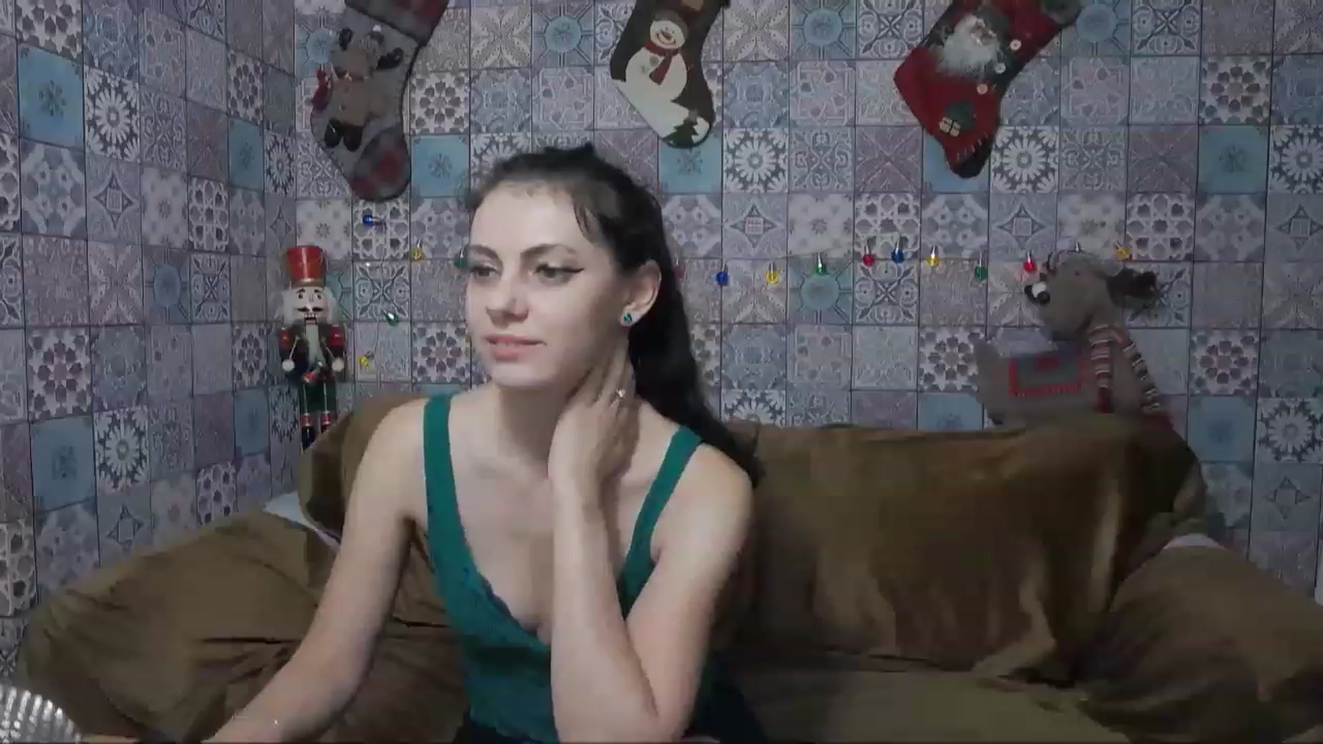 Gallery image thumbnail from MissAracely's myfreecams stream on, 12/19/2022, 22:01 image 9 of 20