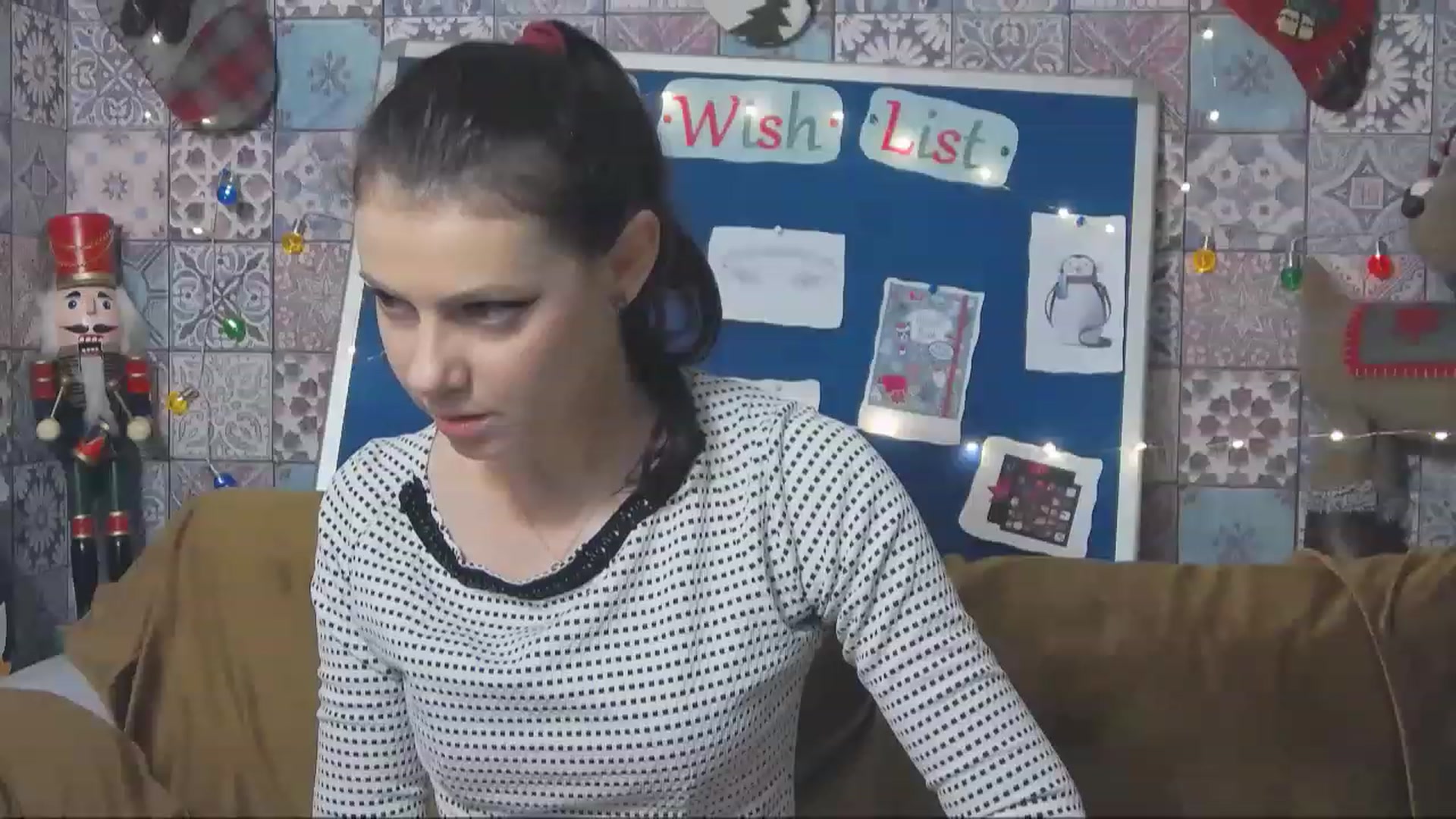 Gallery image thumbnail from MissAracely's myfreecams stream on, 12/21/2022, 16:38 image 14 of 20