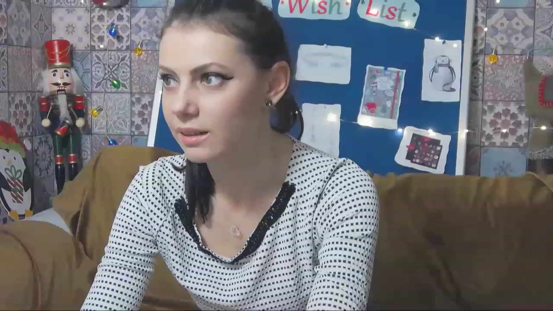 Gallery image thumbnail from MissAracely's myfreecams stream on, 12/21/2022, 16:38 image 12 of 20
