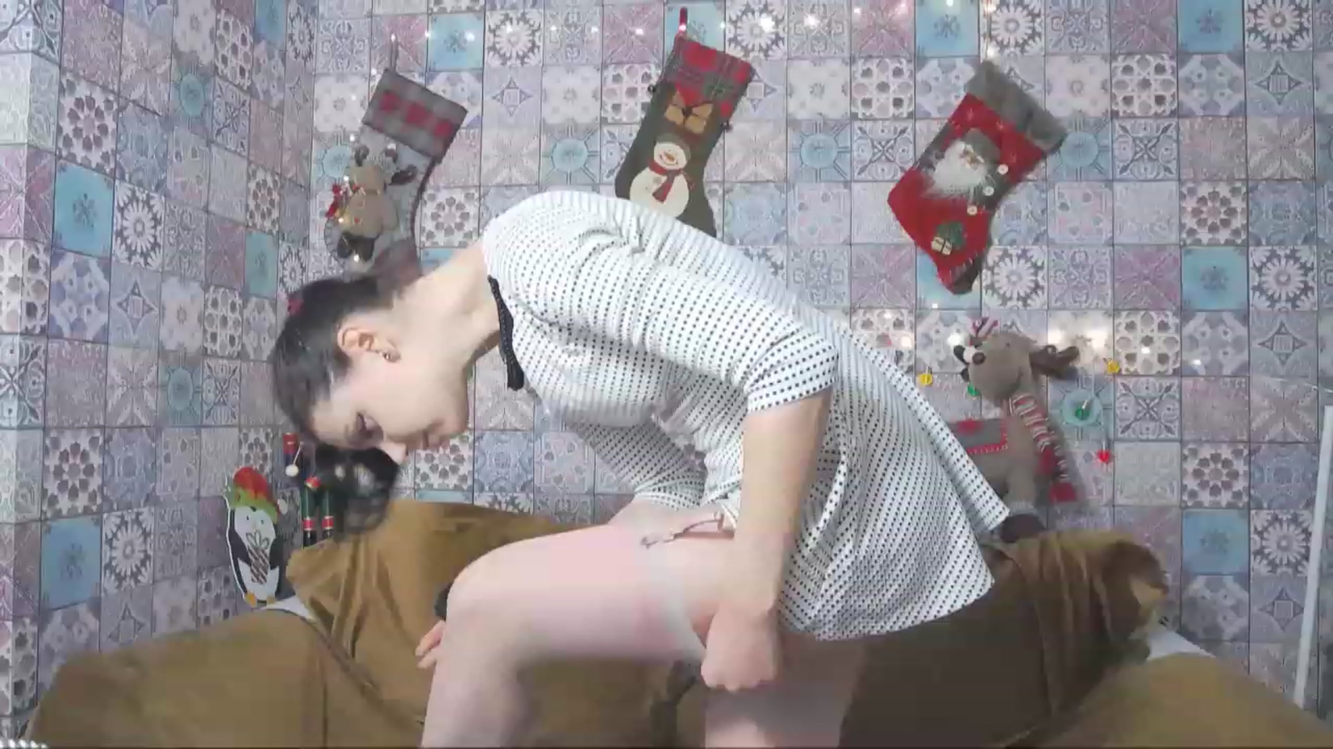 Gallery image thumbnail from MissAracely's myfreecams stream on, 12/21/2022, 16:38 image 4 of 20