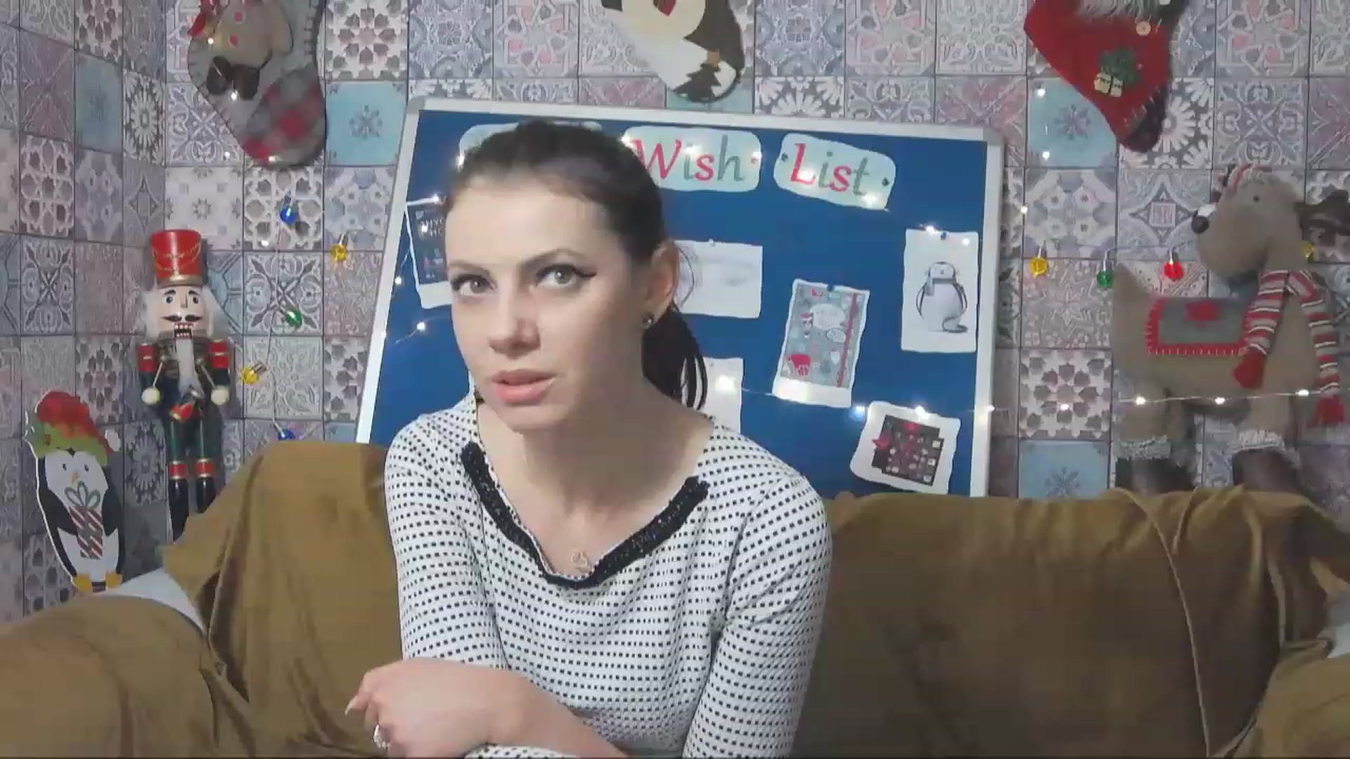 Gallery image thumbnail from MissAracely's myfreecams stream on, 12/21/2022, 16:38 image 17 of 20