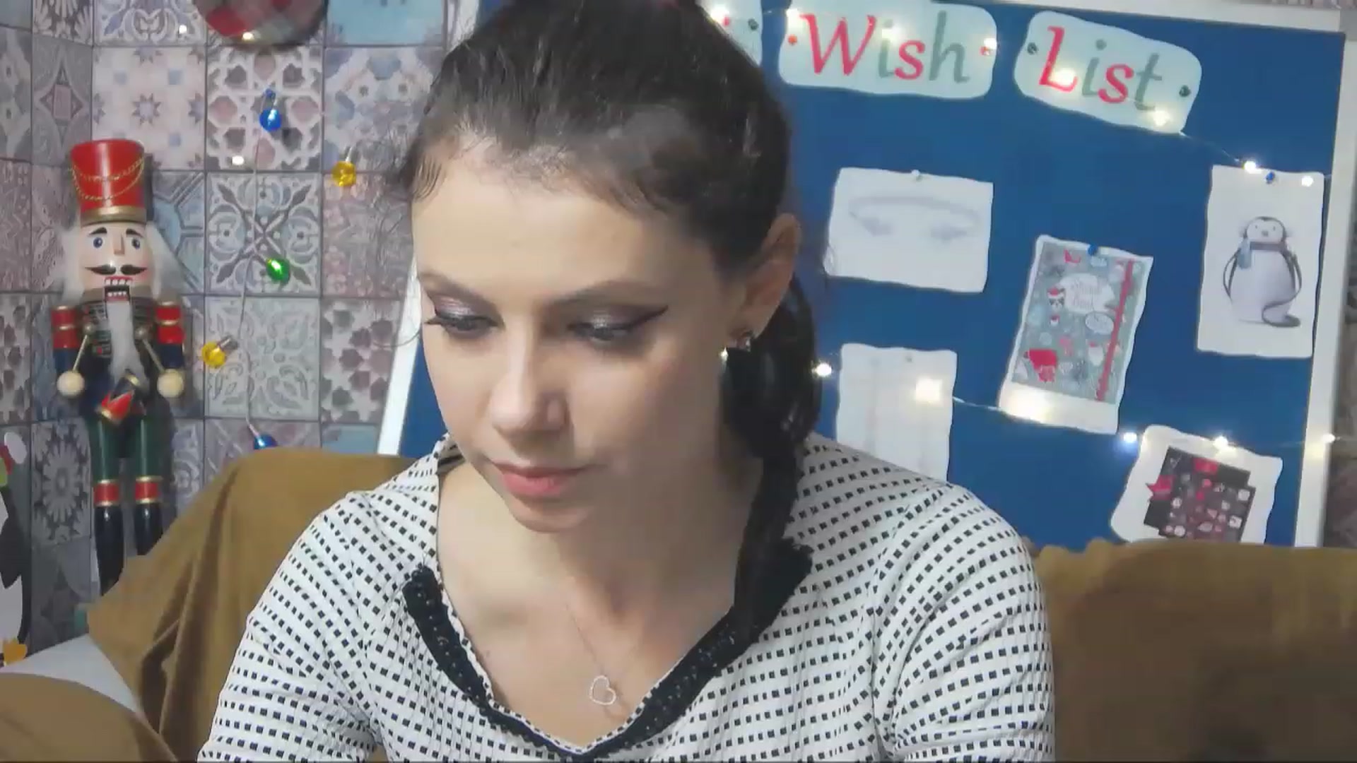 Gallery image thumbnail from MissAracely's myfreecams stream on, 12/21/2022, 18:45 image 5 of 20