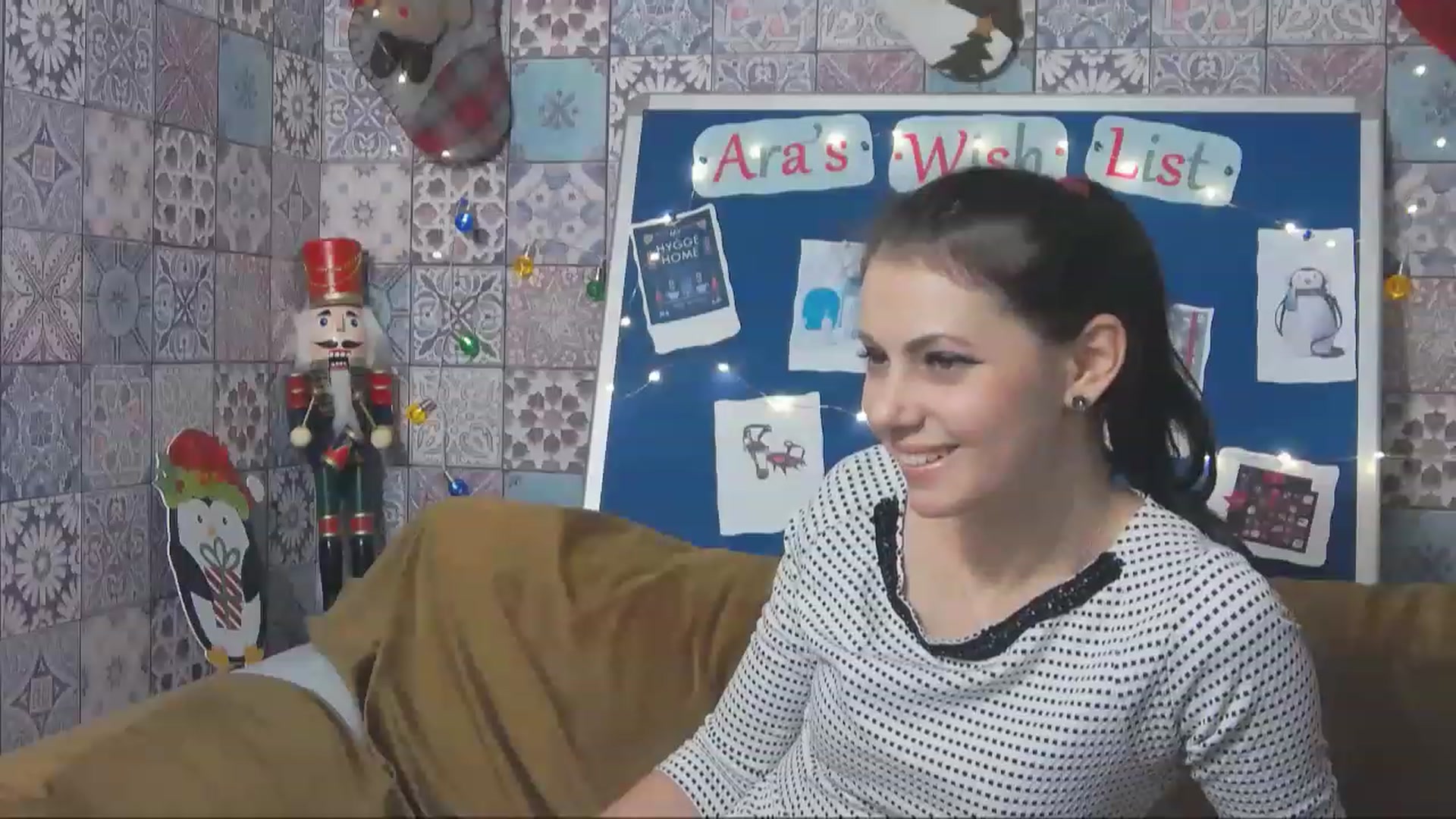 Gallery image thumbnail from MissAracely's myfreecams stream on, 12/21/2022, 18:45 image 13 of 20