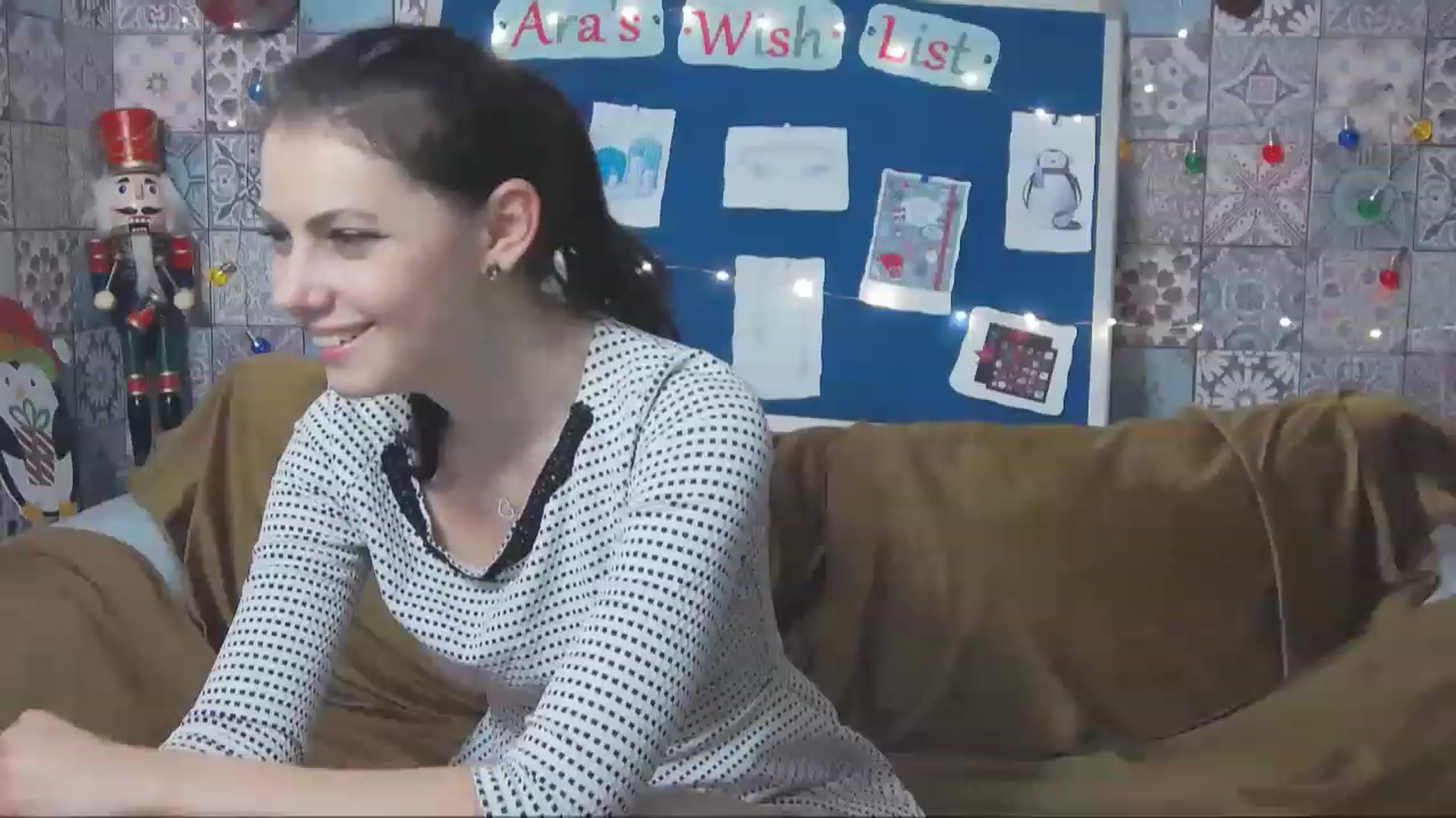 Gallery image thumbnail from MissAracely's myfreecams stream on, 12/21/2022, 21:36 image 19 of 20
