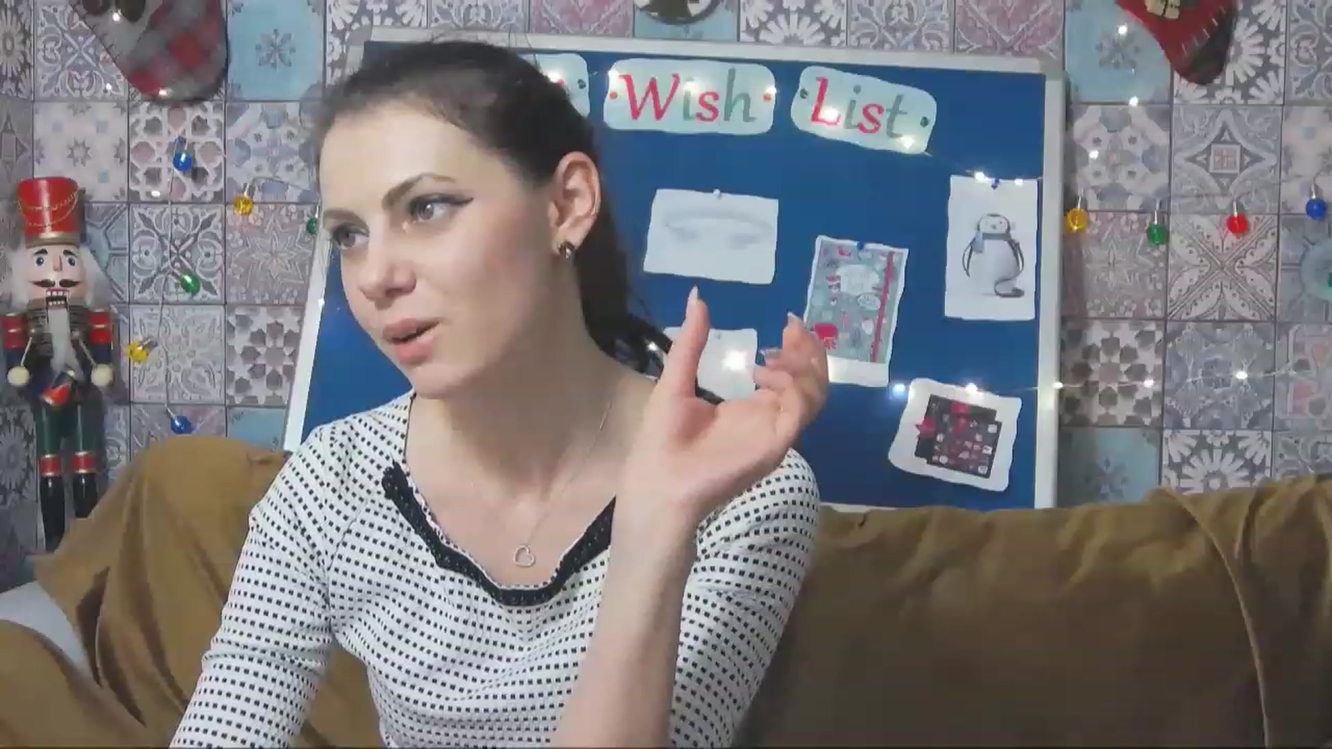 Gallery image thumbnail from MissAracely's myfreecams stream on, 12/21/2022, 21:36 image 13 of 20
