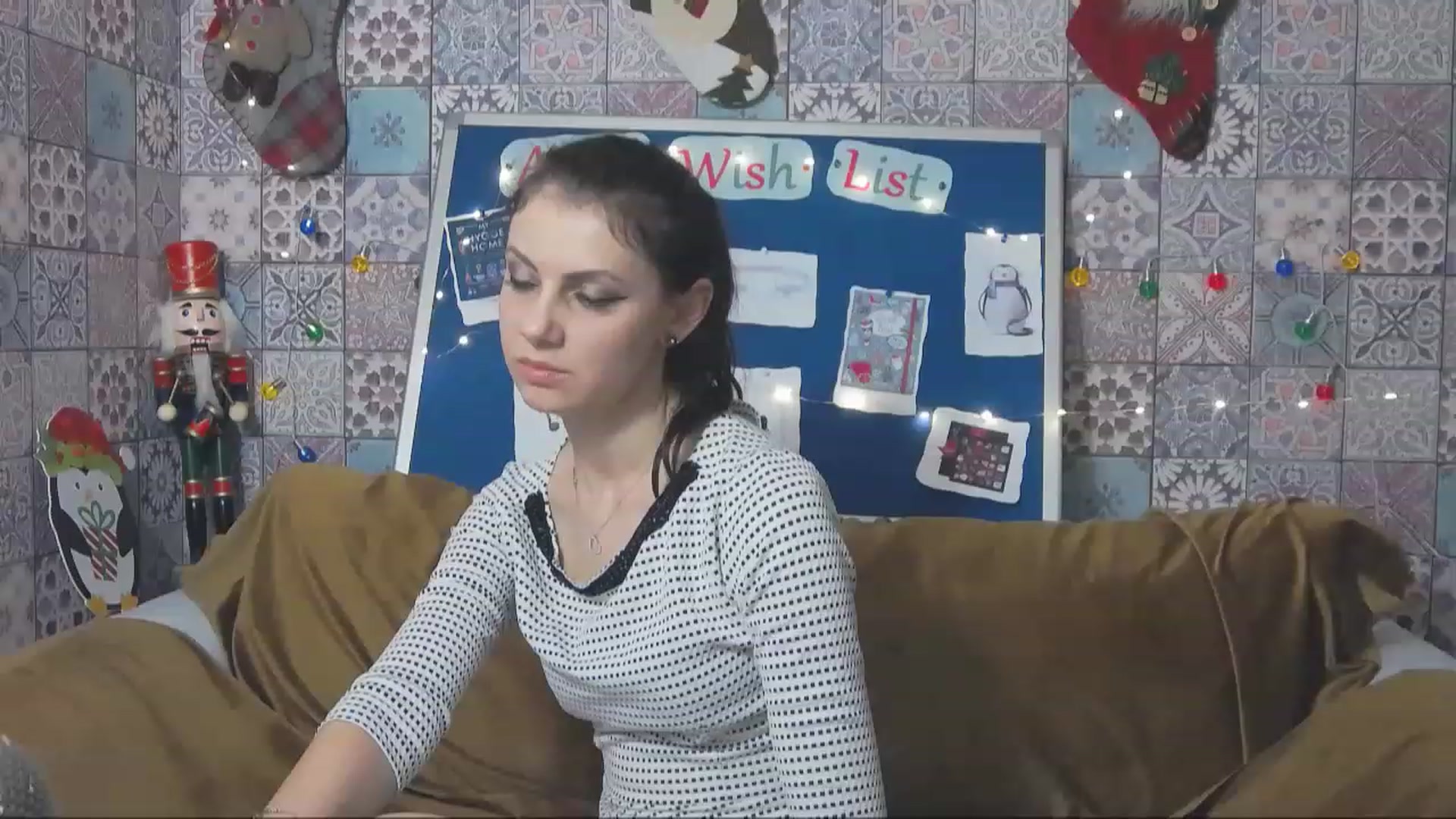 Gallery image thumbnail from MissAracely's myfreecams stream on, 12/21/2022, 21:36 image 4 of 20