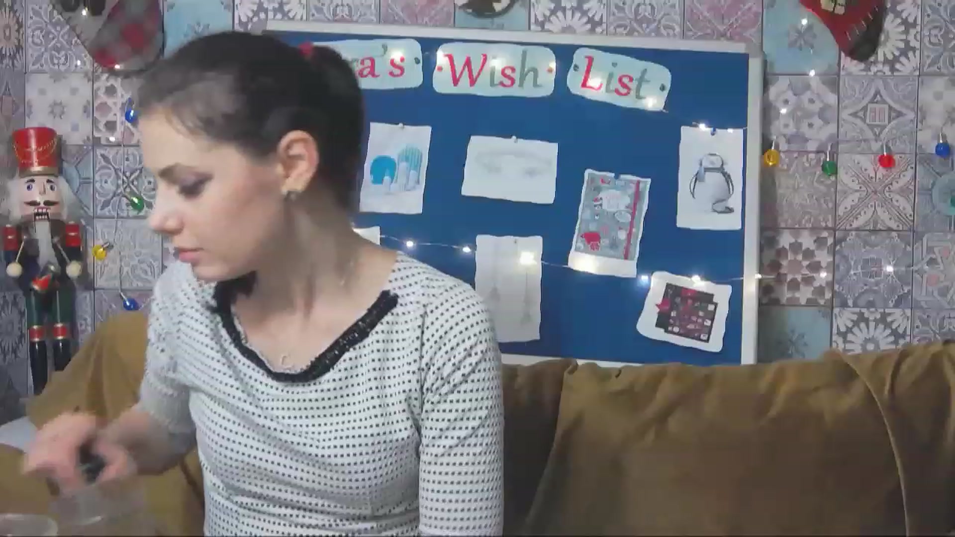Gallery image thumbnail from MissAracely's myfreecams stream on, 12/21/2022, 21:36 image 11 of 20