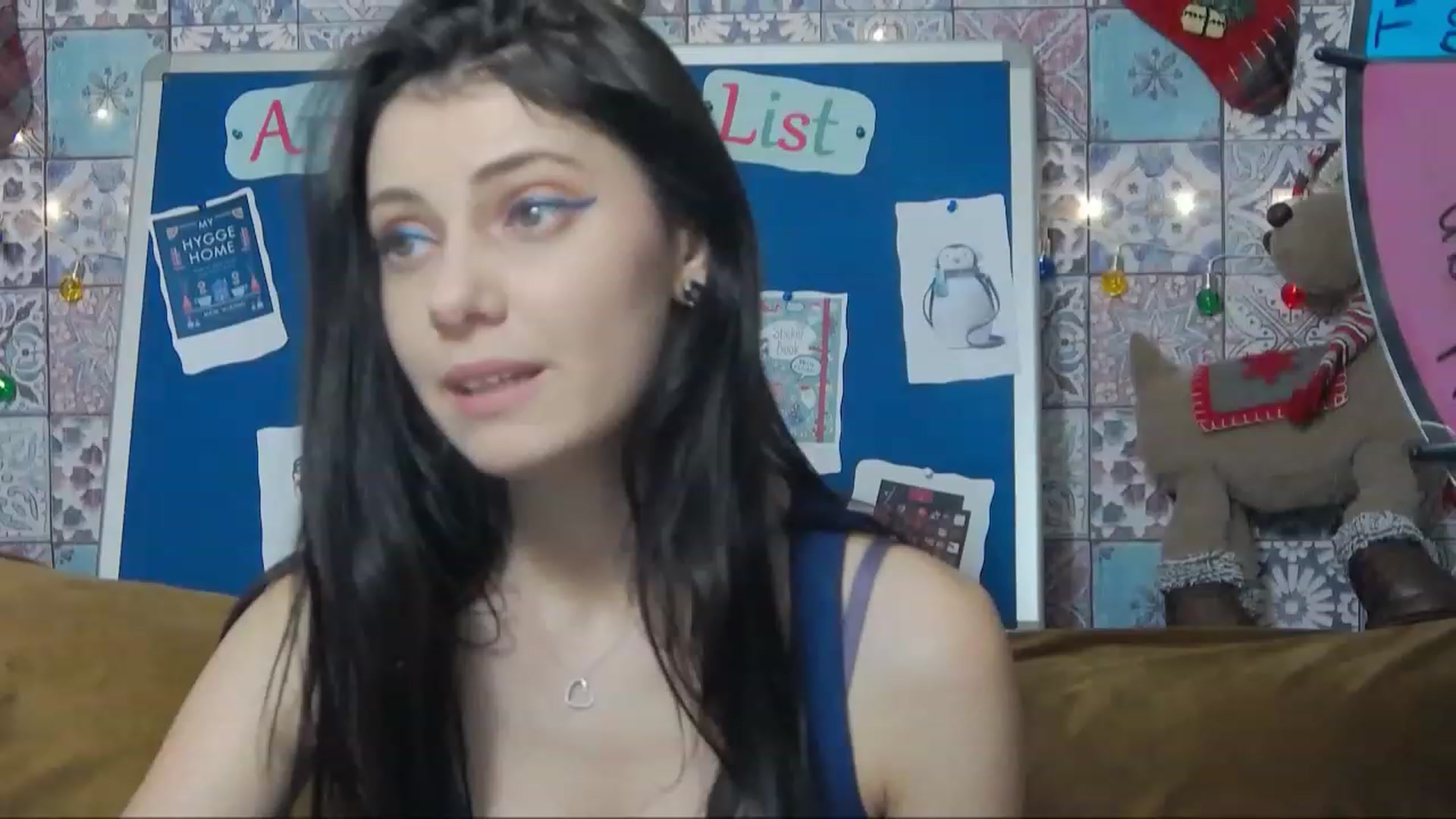 Gallery image thumbnail from MissAracely's myfreecams stream on, 12/23/2022, 20:52 image 8 of 20