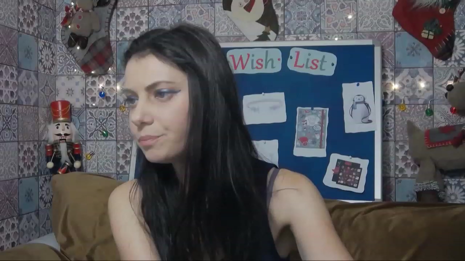 Gallery image thumbnail from MissAracely's myfreecams stream on, 12/23/2022, 20:52 image 1 of 20