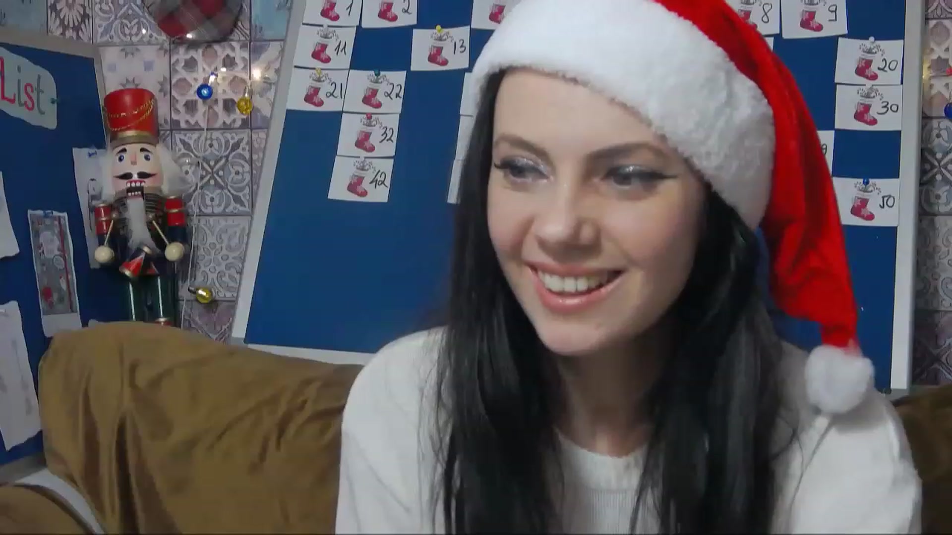 Gallery image thumbnail from MissAracely's myfreecams stream on, 12/24/2022, 20:00 image 17 of 20
