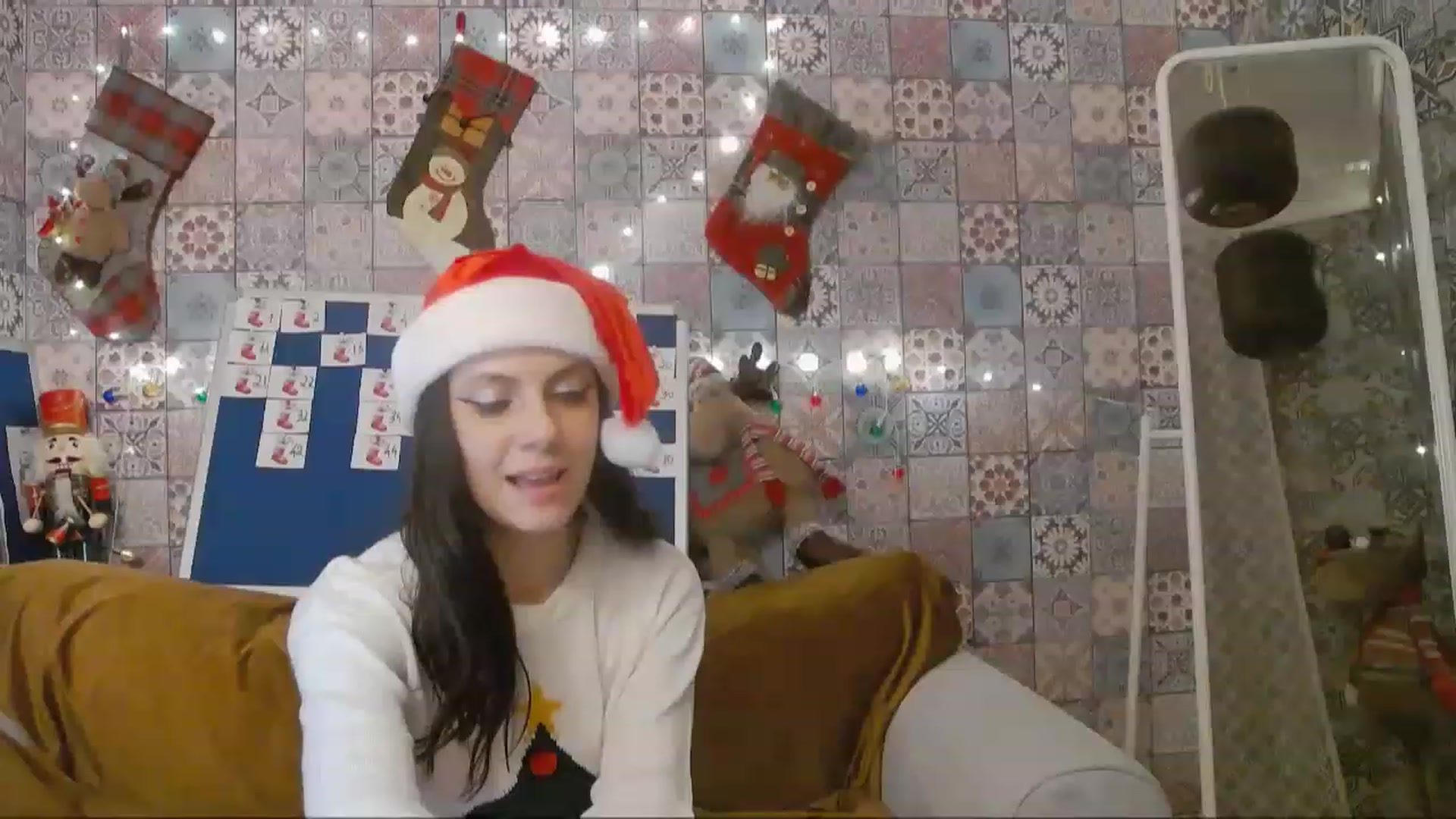 Gallery image thumbnail from MissAracely's myfreecams stream on, 12/24/2022, 23:33 image 1 of 20