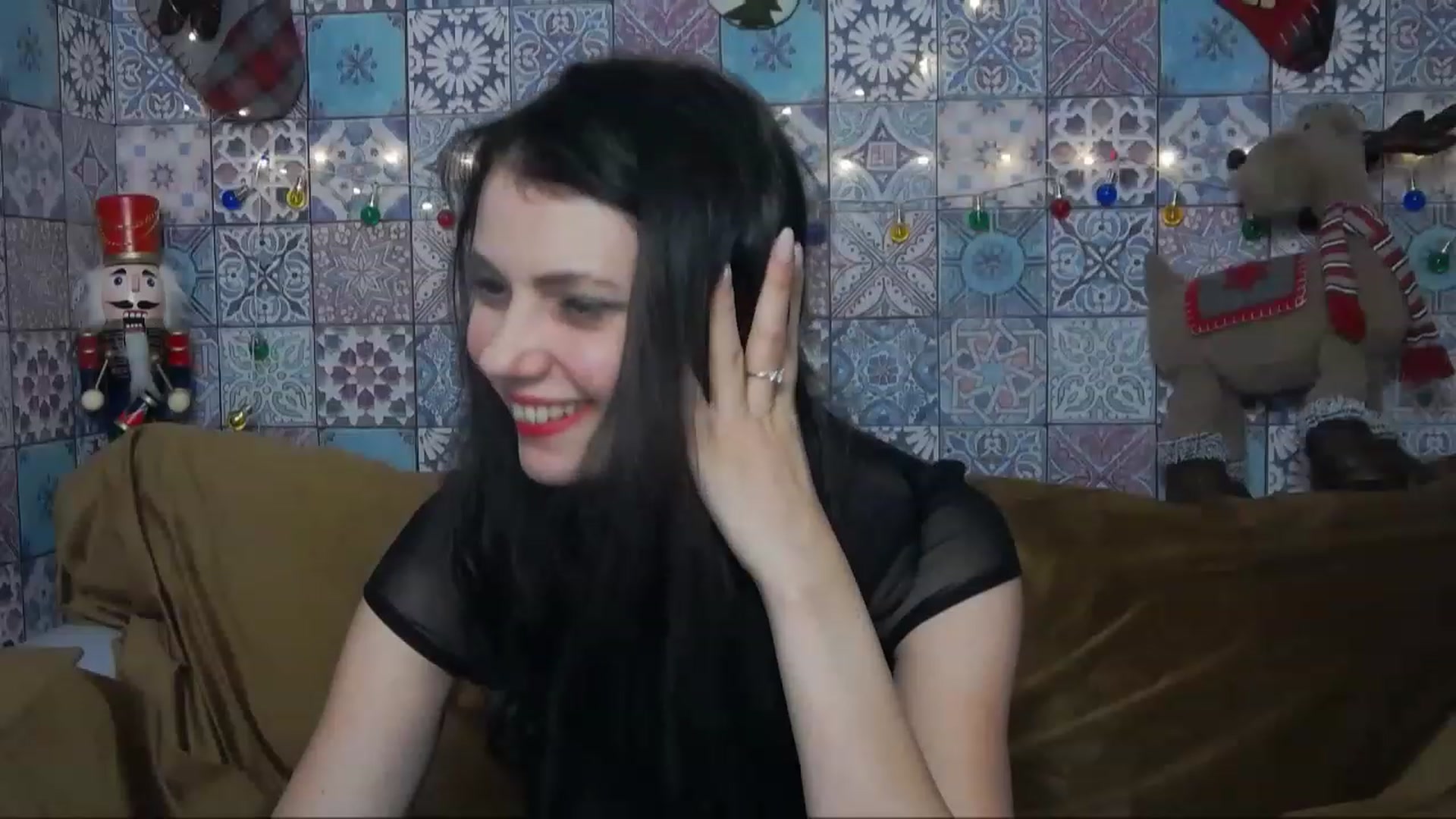 Gallery image thumbnail from MissAracely's myfreecams stream on, 12/30/2022, 22:38 image 14 of 20