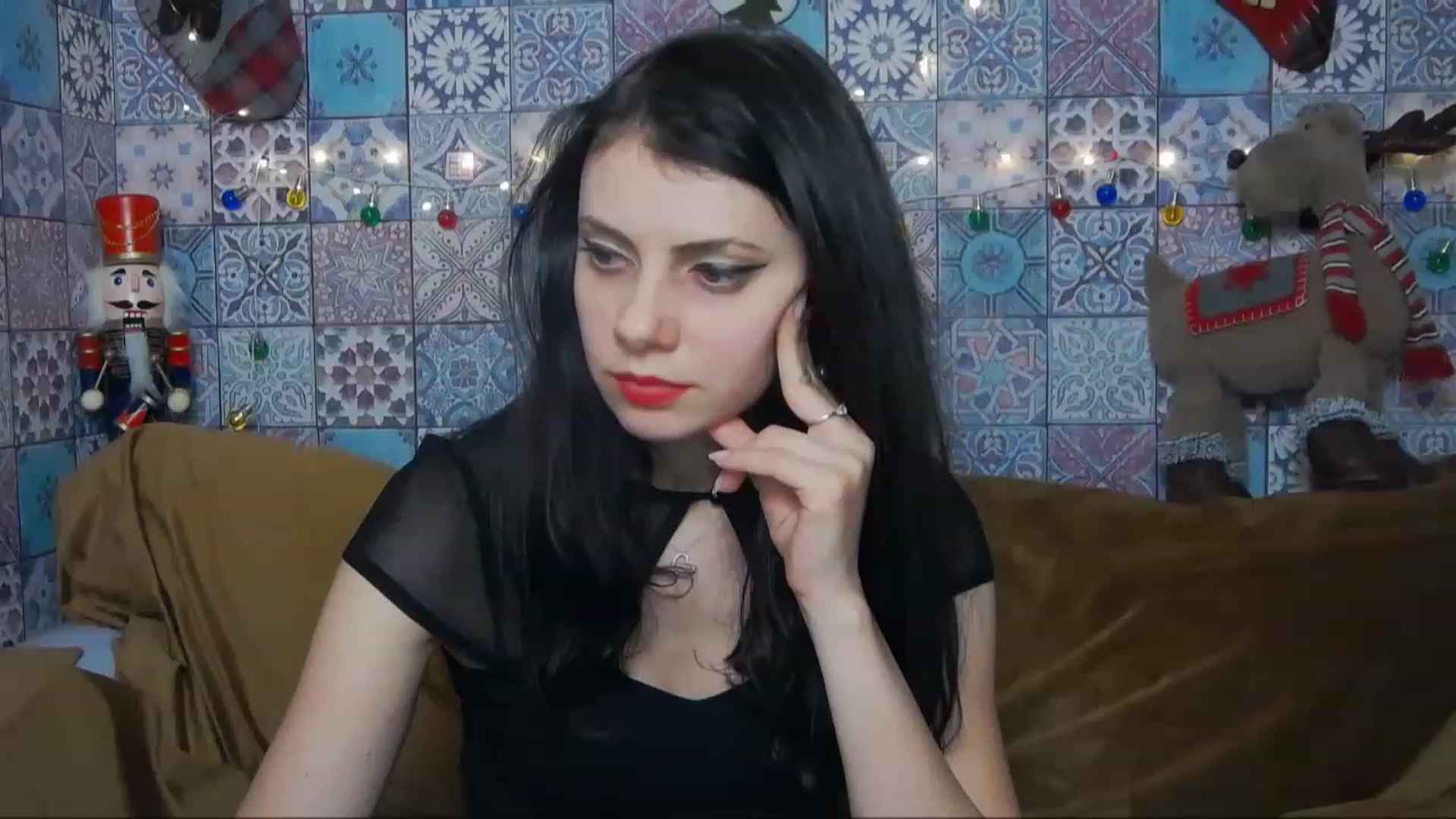 Gallery image thumbnail from MissAracely's myfreecams stream on, 12/30/2022, 22:38 image 18 of 20