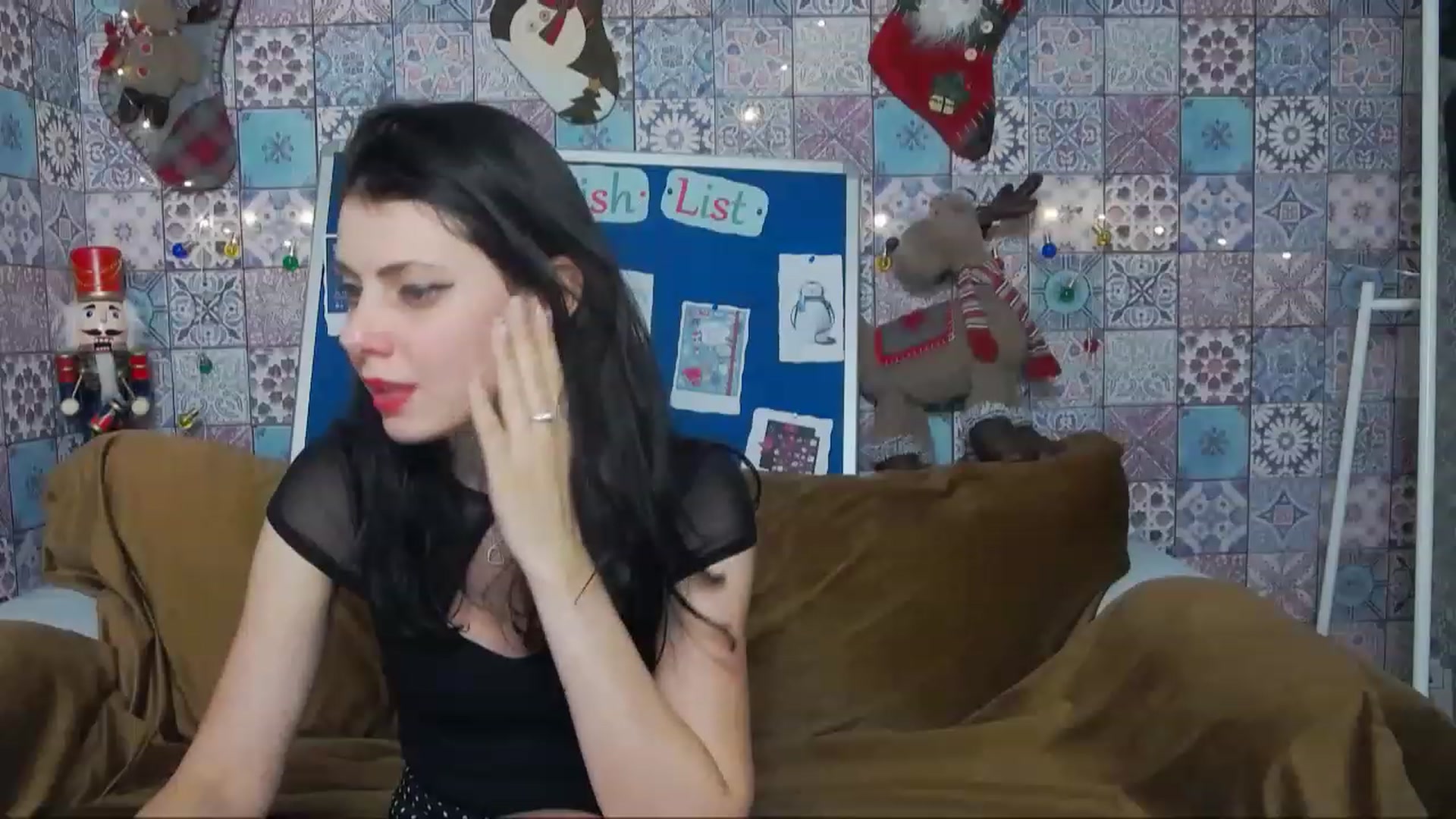 Gallery image thumbnail from MissAracely's myfreecams stream on, 12/31/2022, 01:02 image 4 of 20