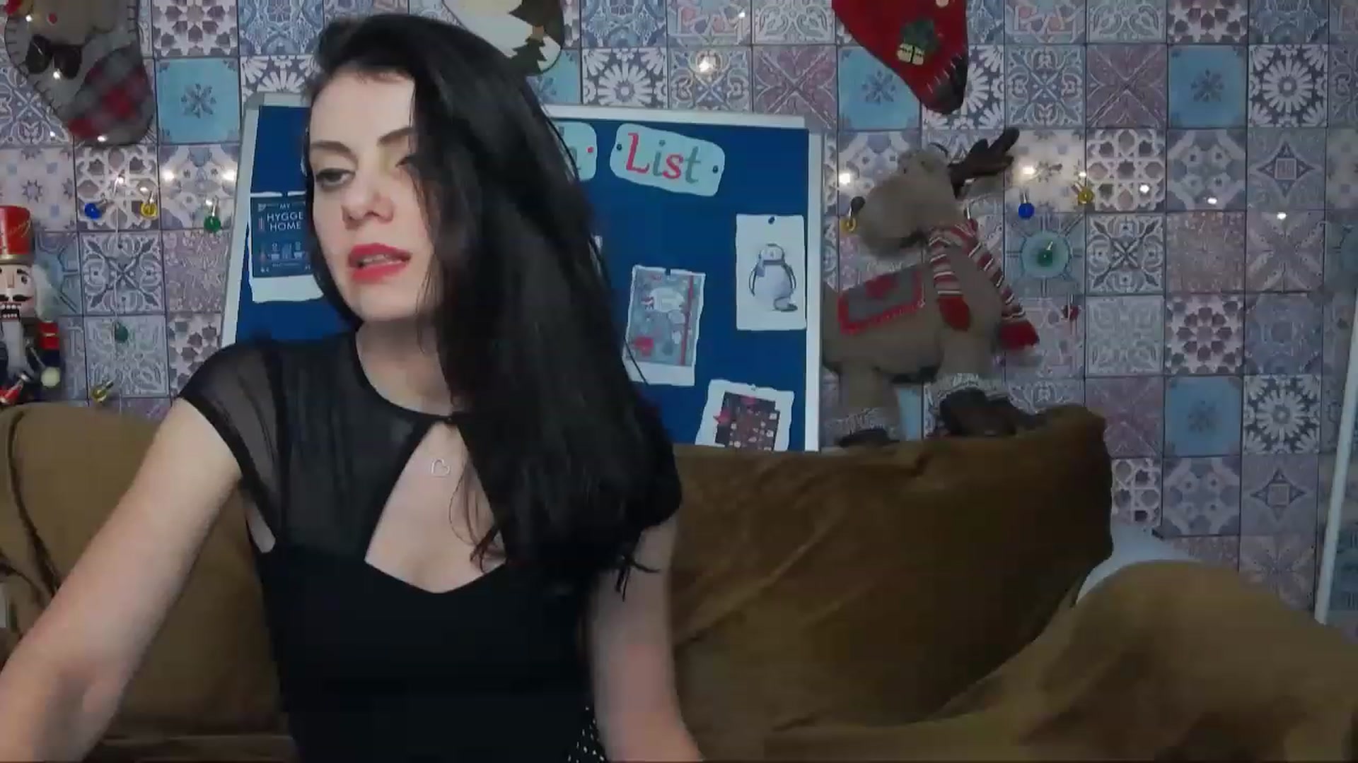 Gallery image thumbnail from MissAracely's myfreecams stream on, 12/31/2022, 01:02 image 17 of 20